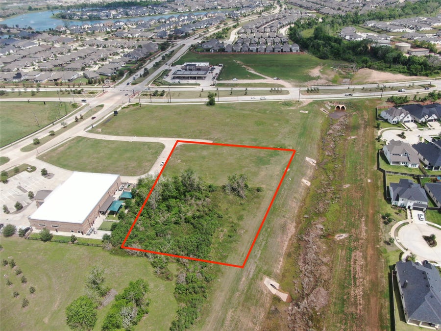 Property photo for 1623 Waters Lake Boulevard, Missouri City, TX