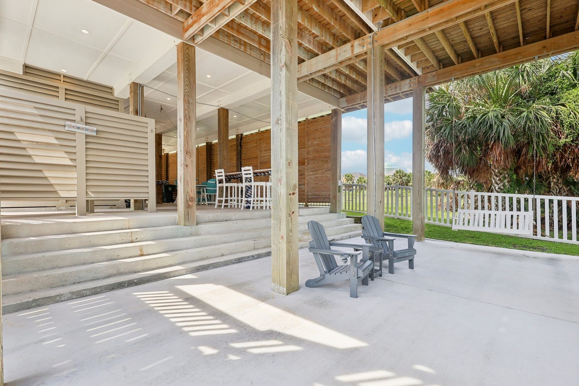 22212 Cantina Drive, Galveston, TX 77554 Concrete deck for low maintence