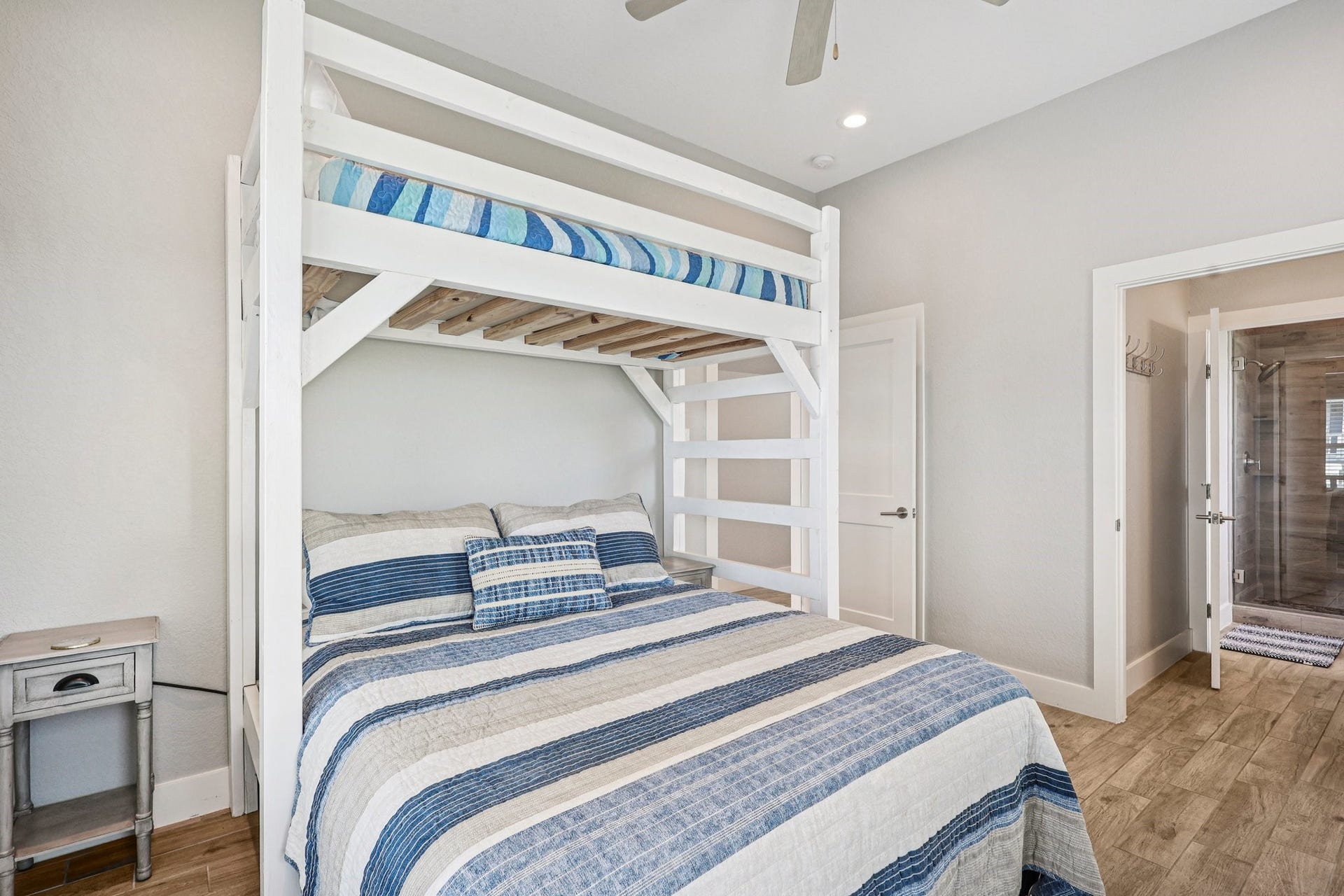 22212 Cantina Drive, Galveston, TX 77554 Bedroom 2