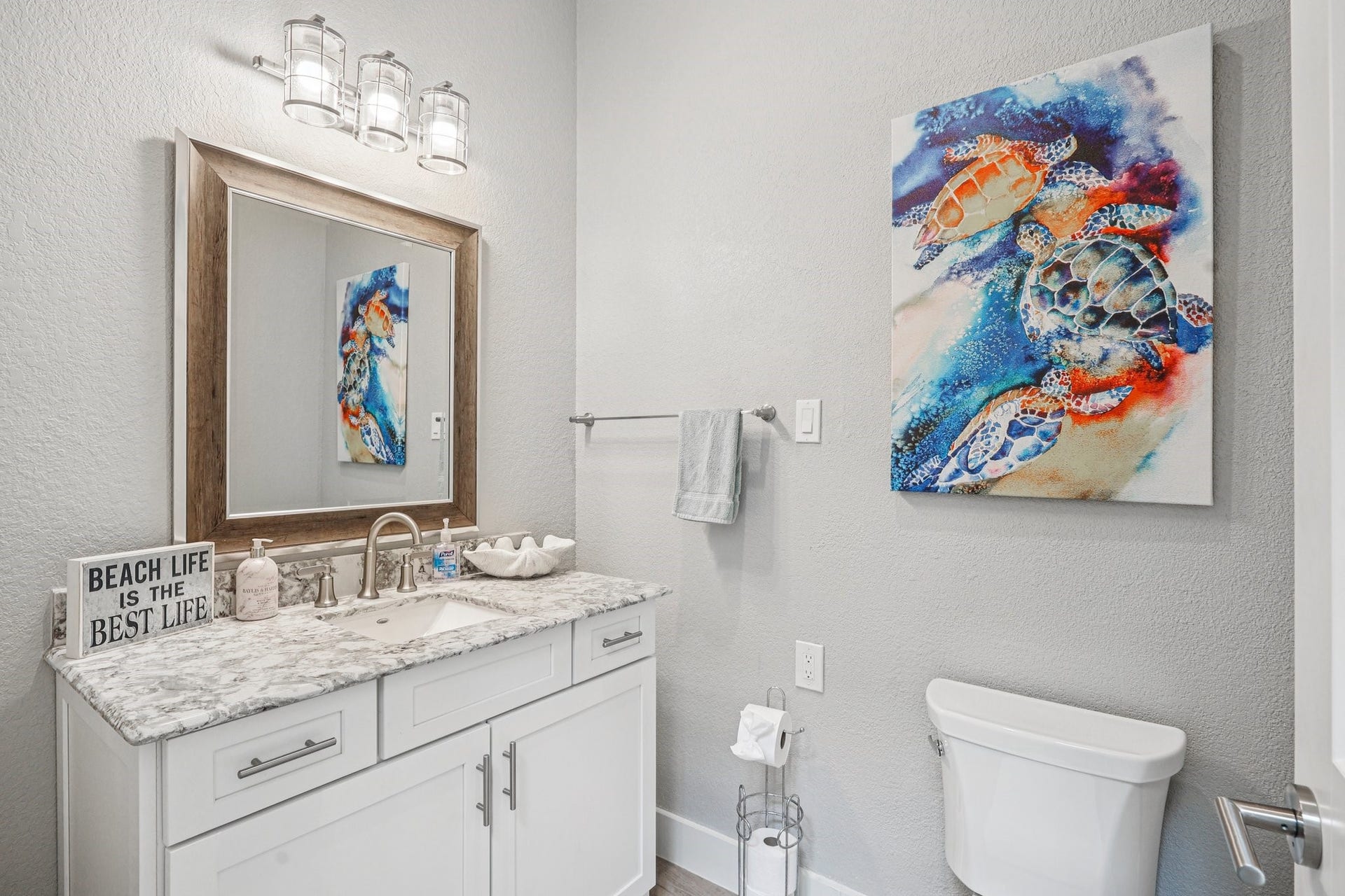 22212 Cantina Drive, Galveston, TX 77554 Half bath located right off living
area.