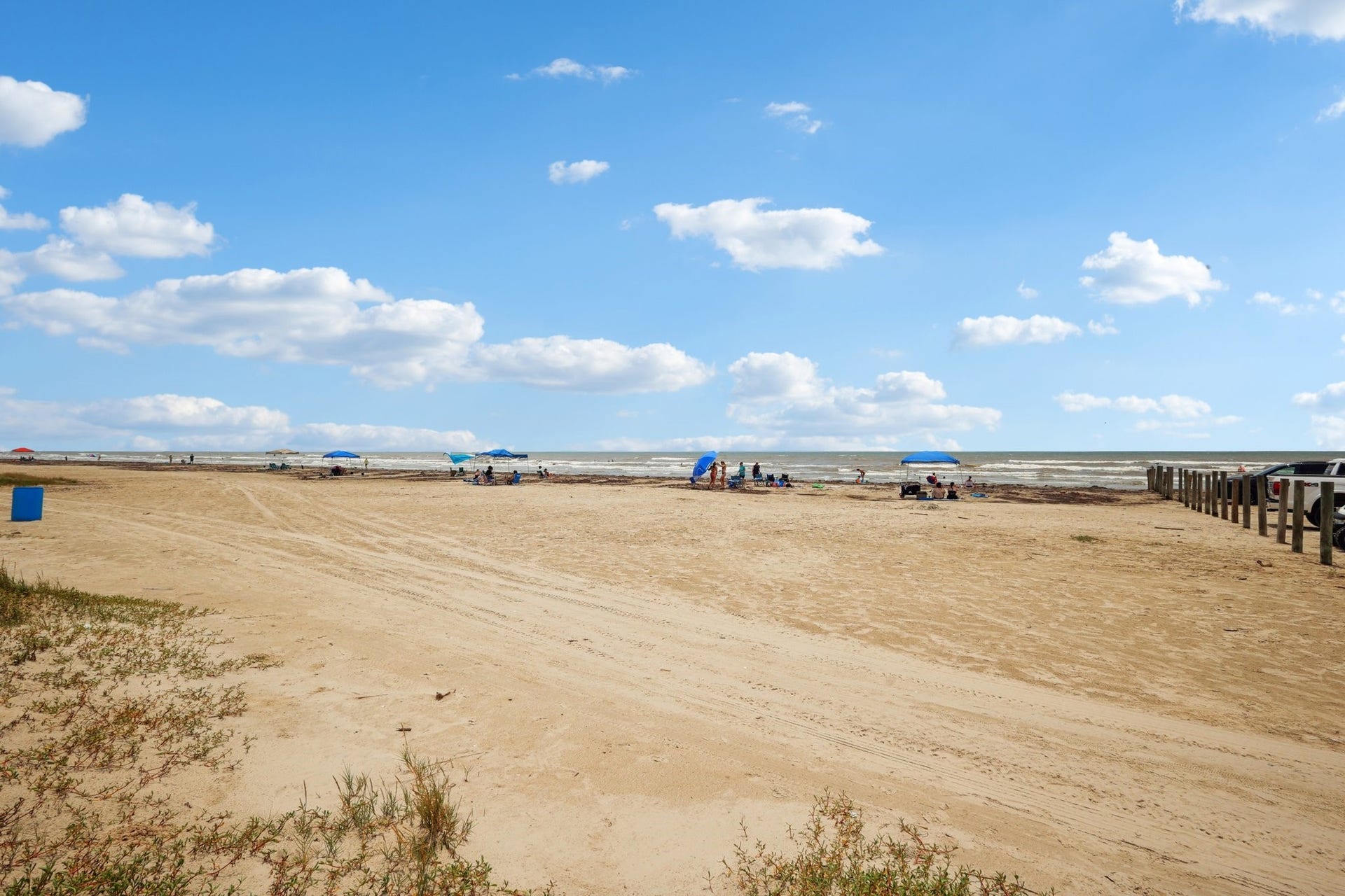 22212 Cantina Drive, Galveston, TX 77554 Sea Isle Beach & Parking
