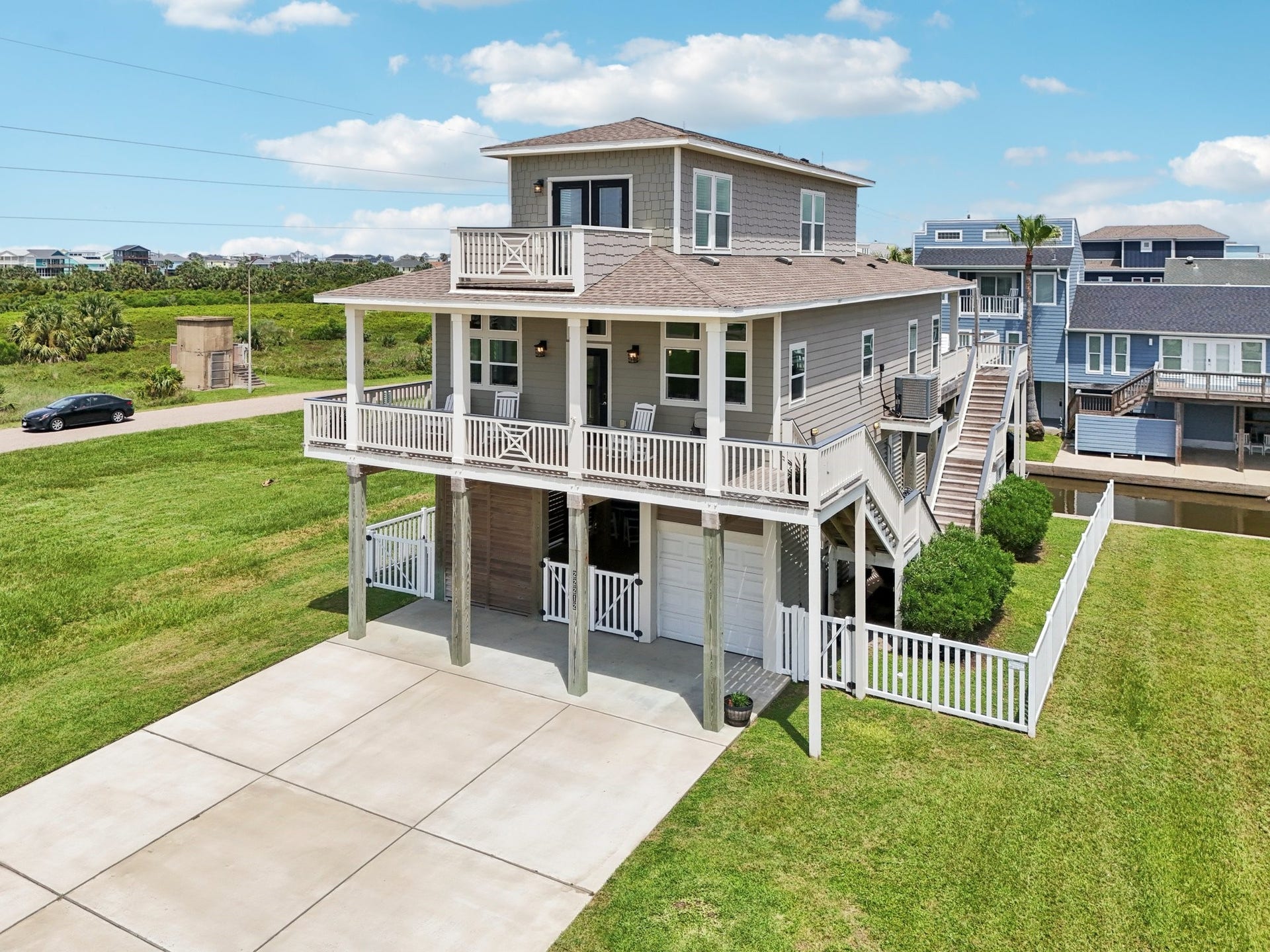 22212 Cantina Drive, Galveston, TX 77554 Corner lot
