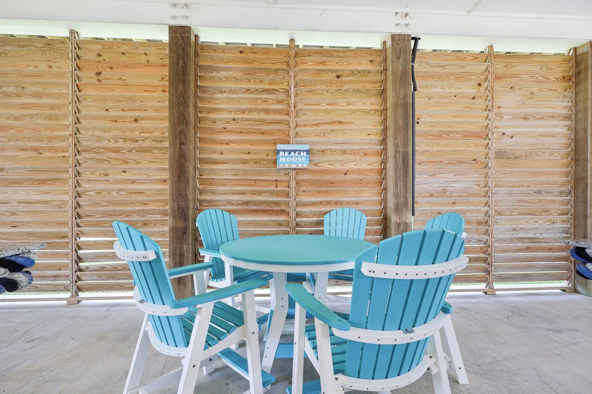 22212 Cantina Drive, Galveston, TX 77554 Outdoor Table