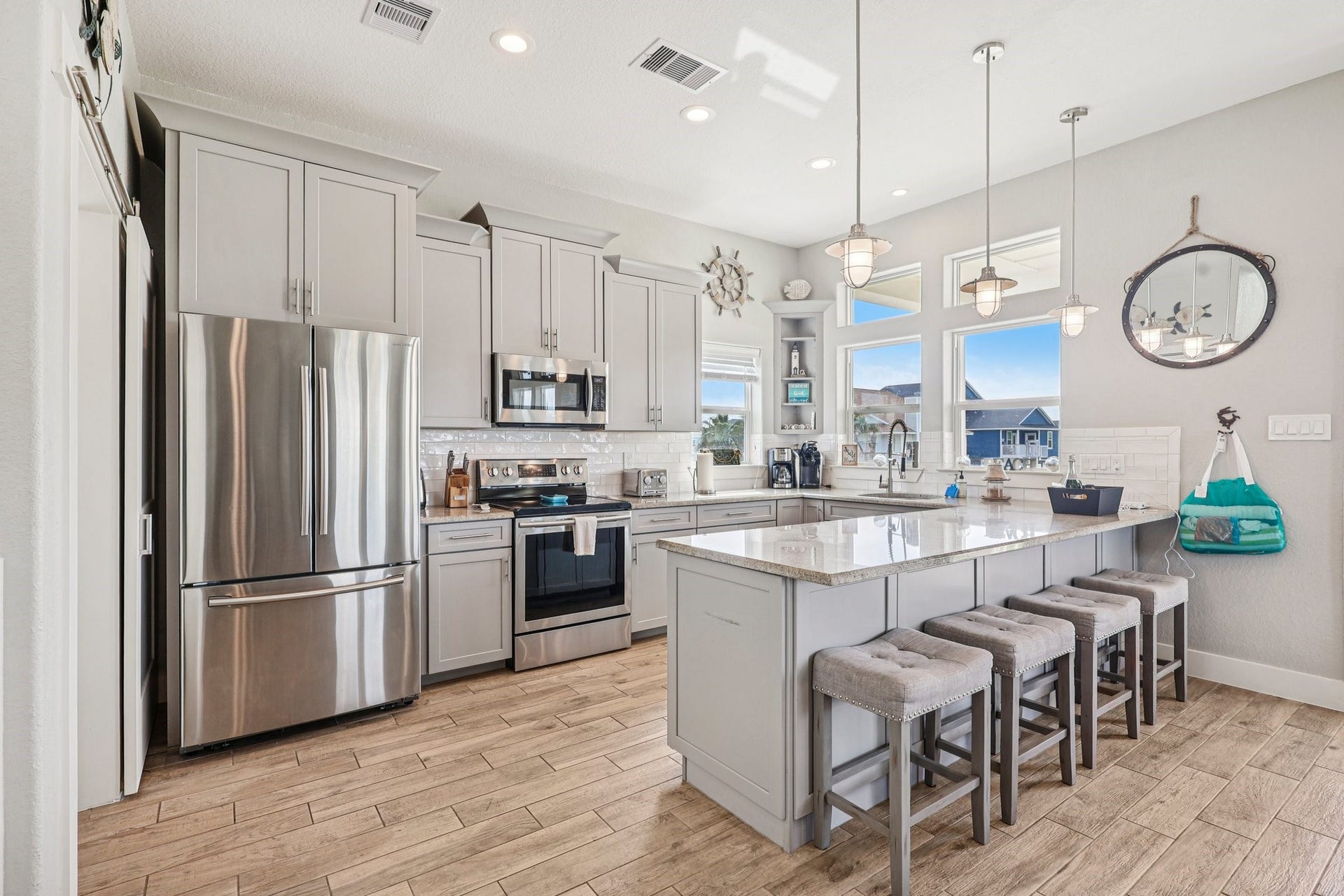22212 Cantina Drive, Galveston, TX 77554 Lots of natural light leaving you
with an open and bright feel.