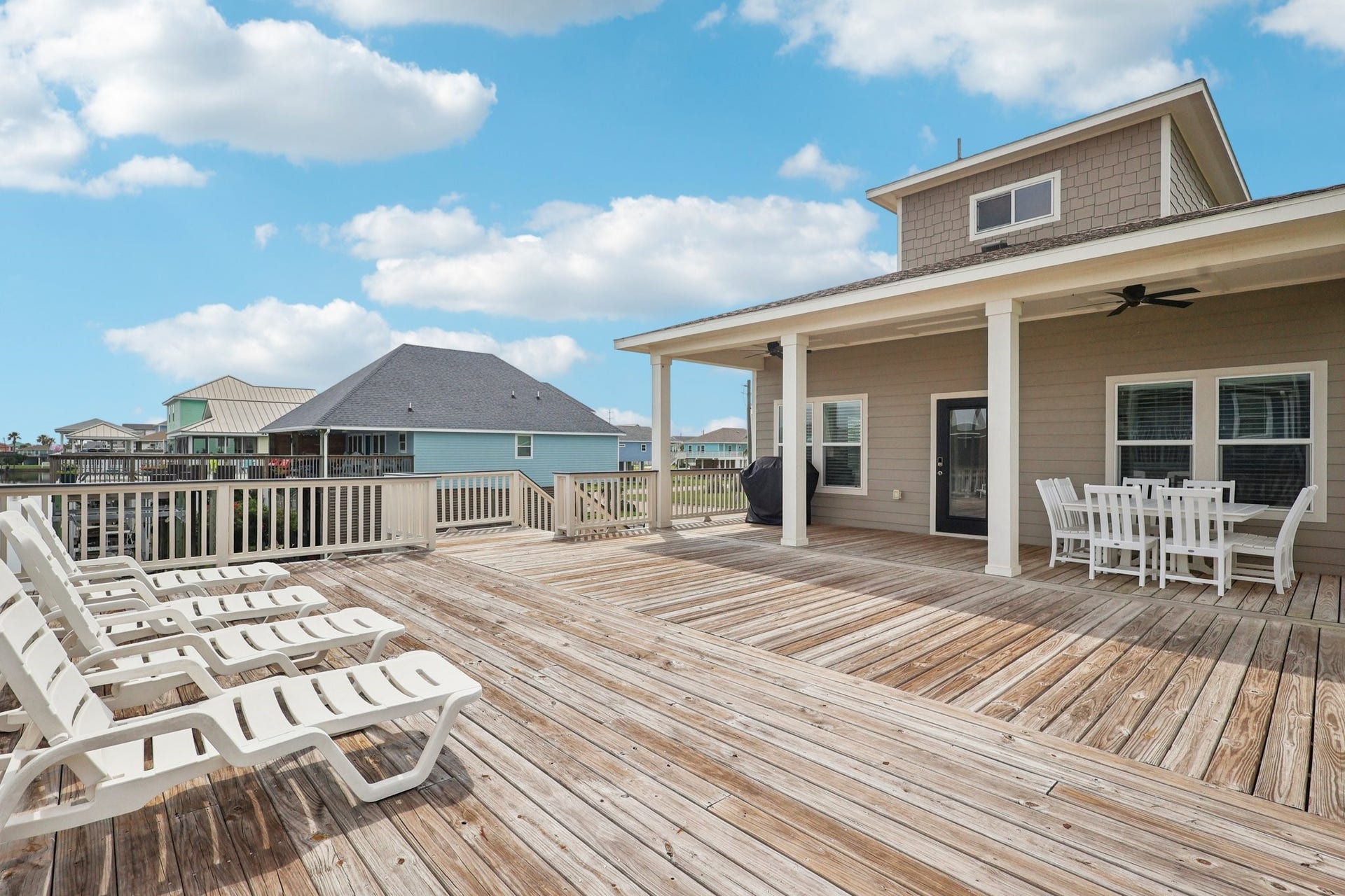 22212 Cantina Drive, Galveston, TX 77554 Great space for BBQ & entertainment!!!