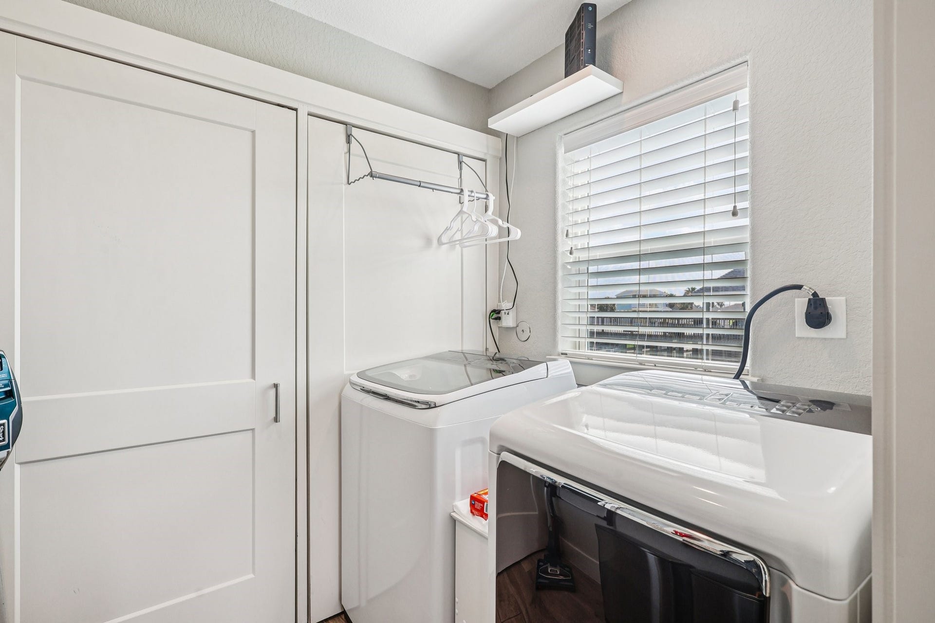 22212 Cantina Drive, Galveston, TX 77554 Large washroom located off
kitchen.
