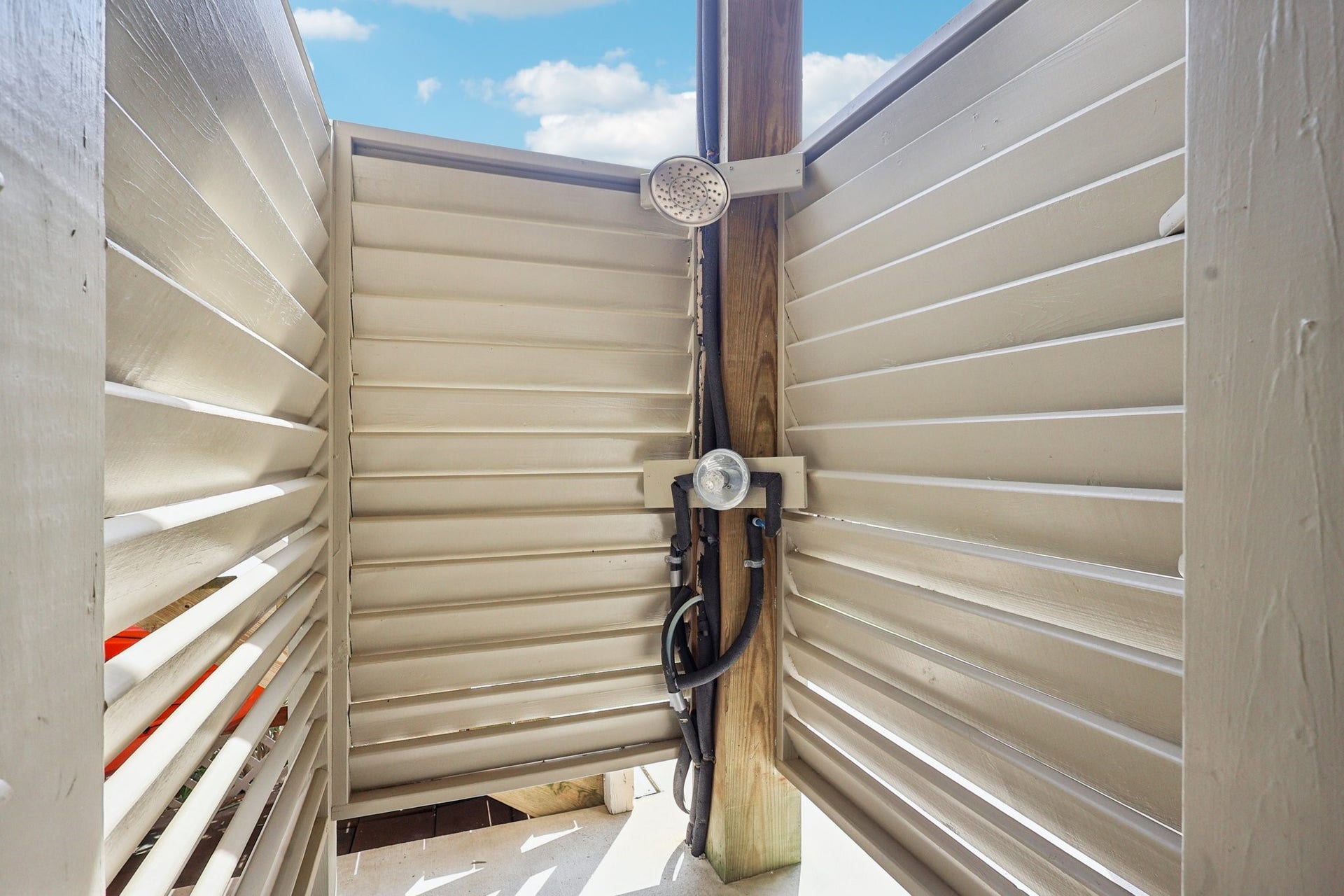 22212 Cantina Drive, Galveston, TX 77554 Outdoor shower