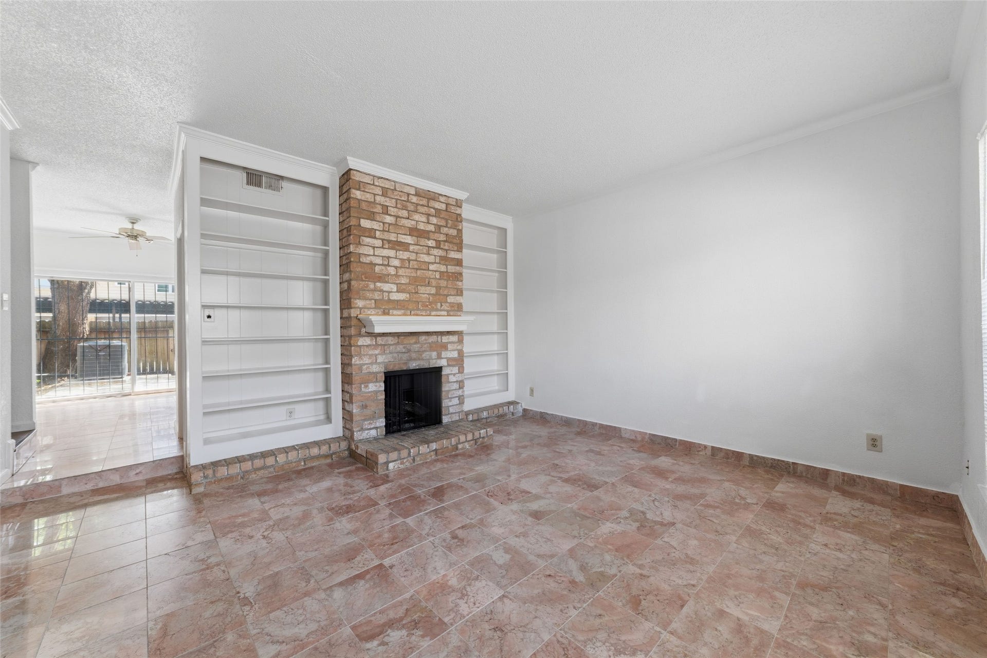 7700 Creekbend Drive, #70, Houston, TX 77071 7700 Creekbend Drive, #70, Houston, TX 77071