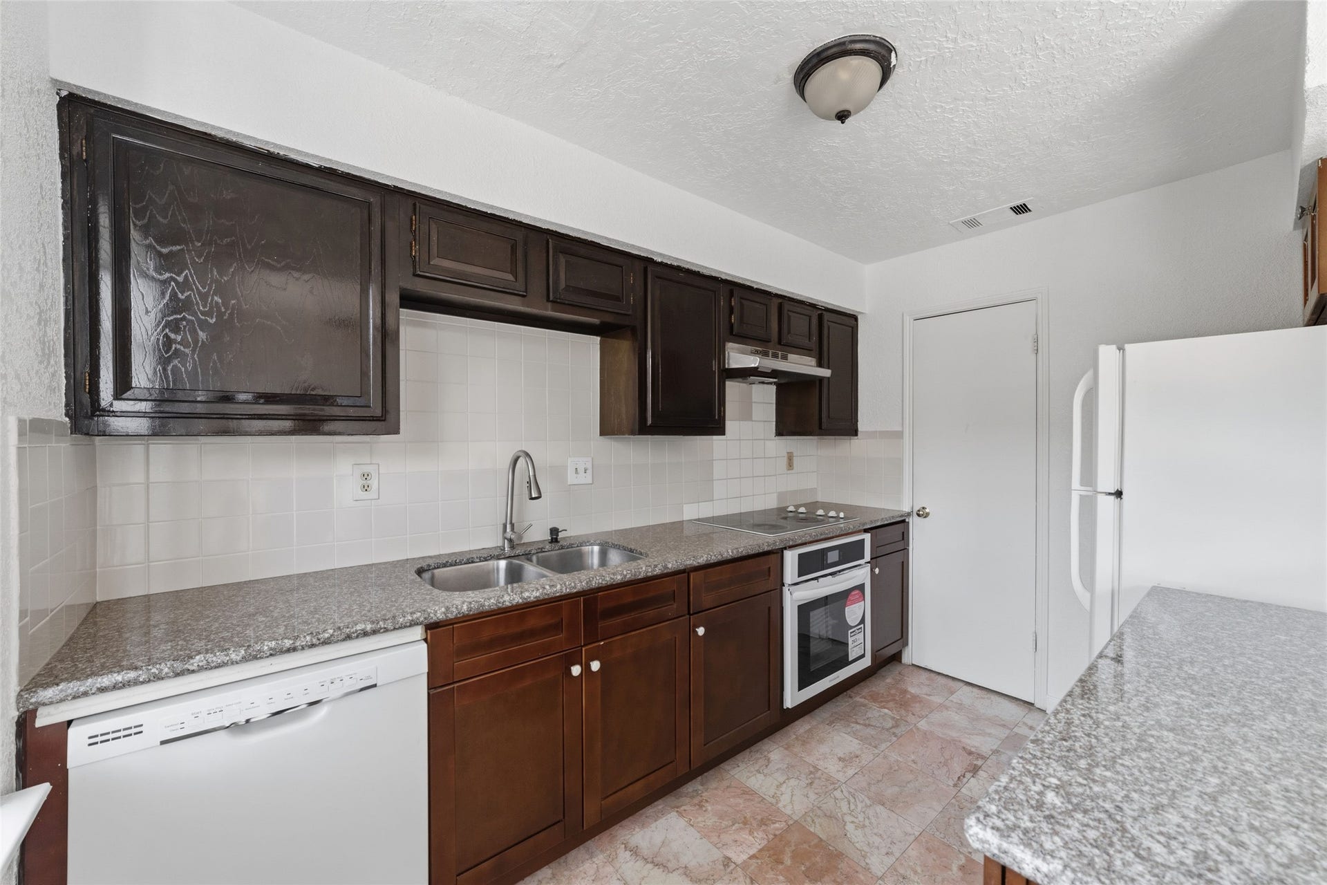 7700 Creekbend Drive, #70, Houston, TX 77071 7700 Creekbend Drive, #70, Houston, TX 77071