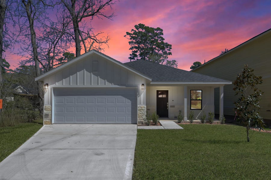 Property photo for 106 Harbor Court Drive, Conroe, TX
