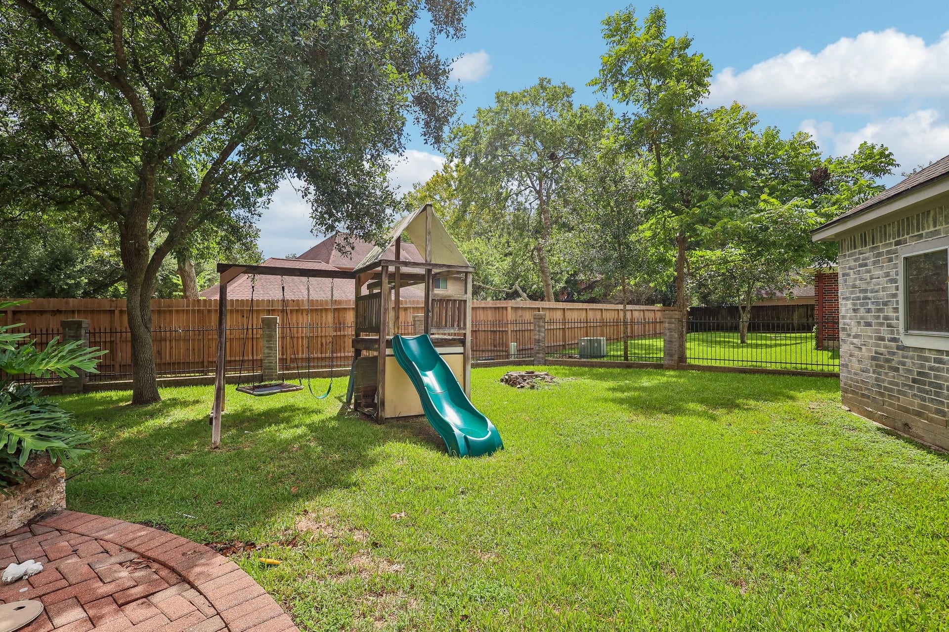 907 Remington Court, Friendswood, TX 77546 907 Remington Court, Friendswood, TX 77546