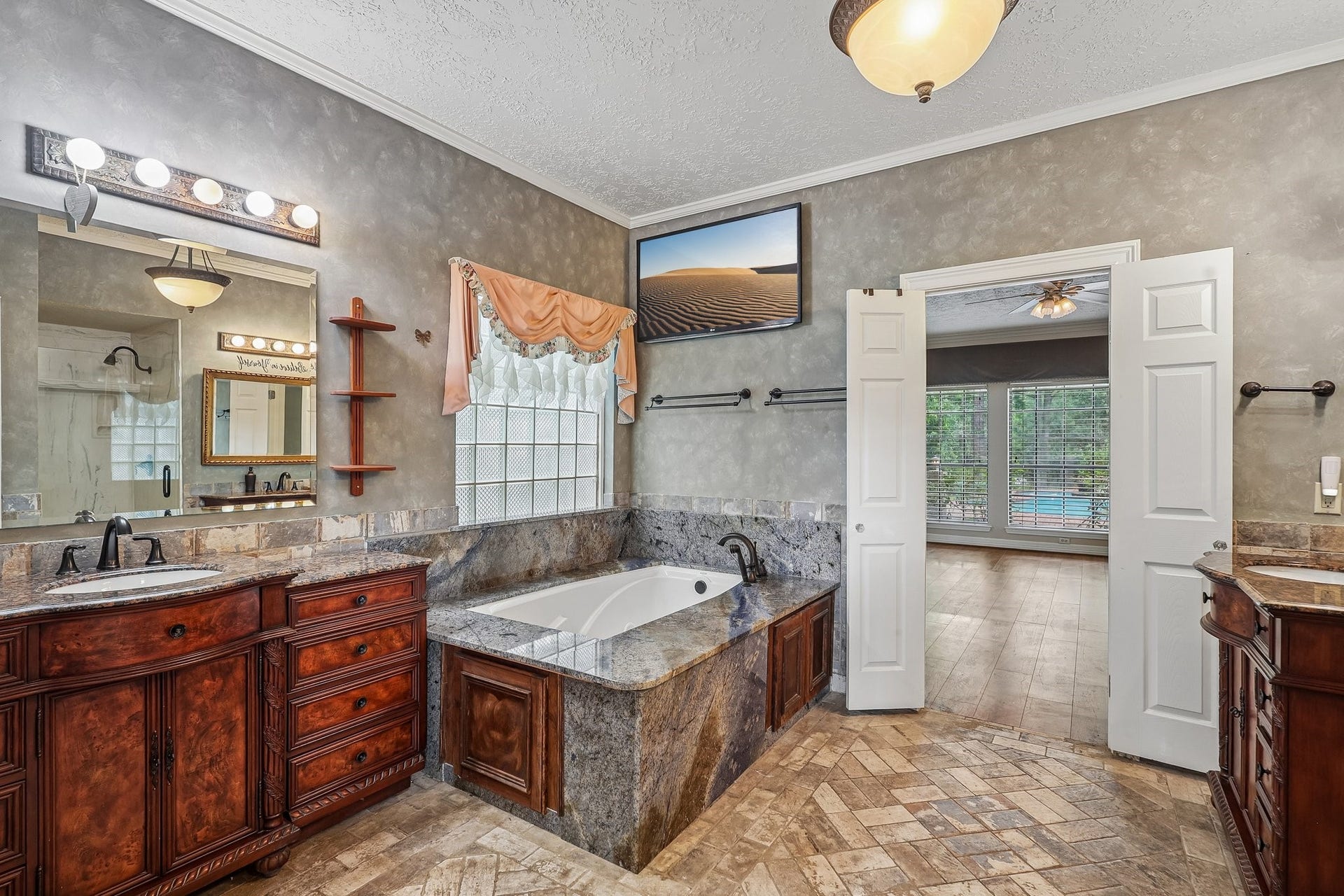 907 Remington Court, Friendswood, TX 77546 907 Remington Court, Friendswood, TX 77546
