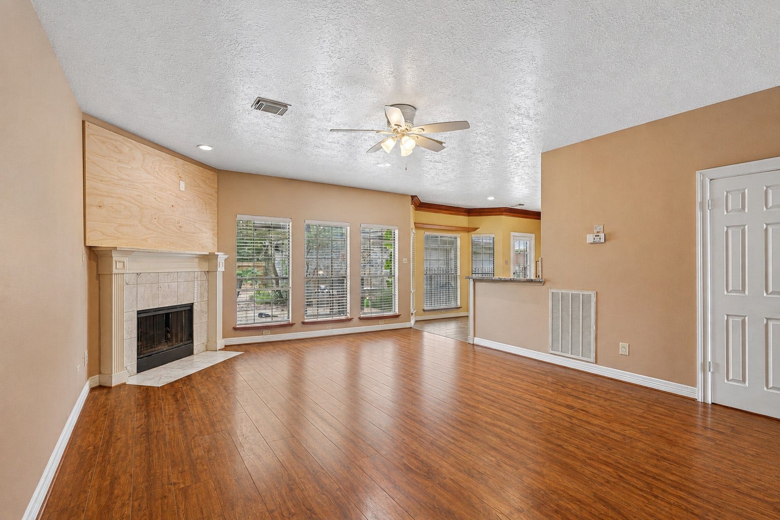 907 Remington Court, Friendswood, TX 77546 907 Remington Court, Friendswood, TX 77546