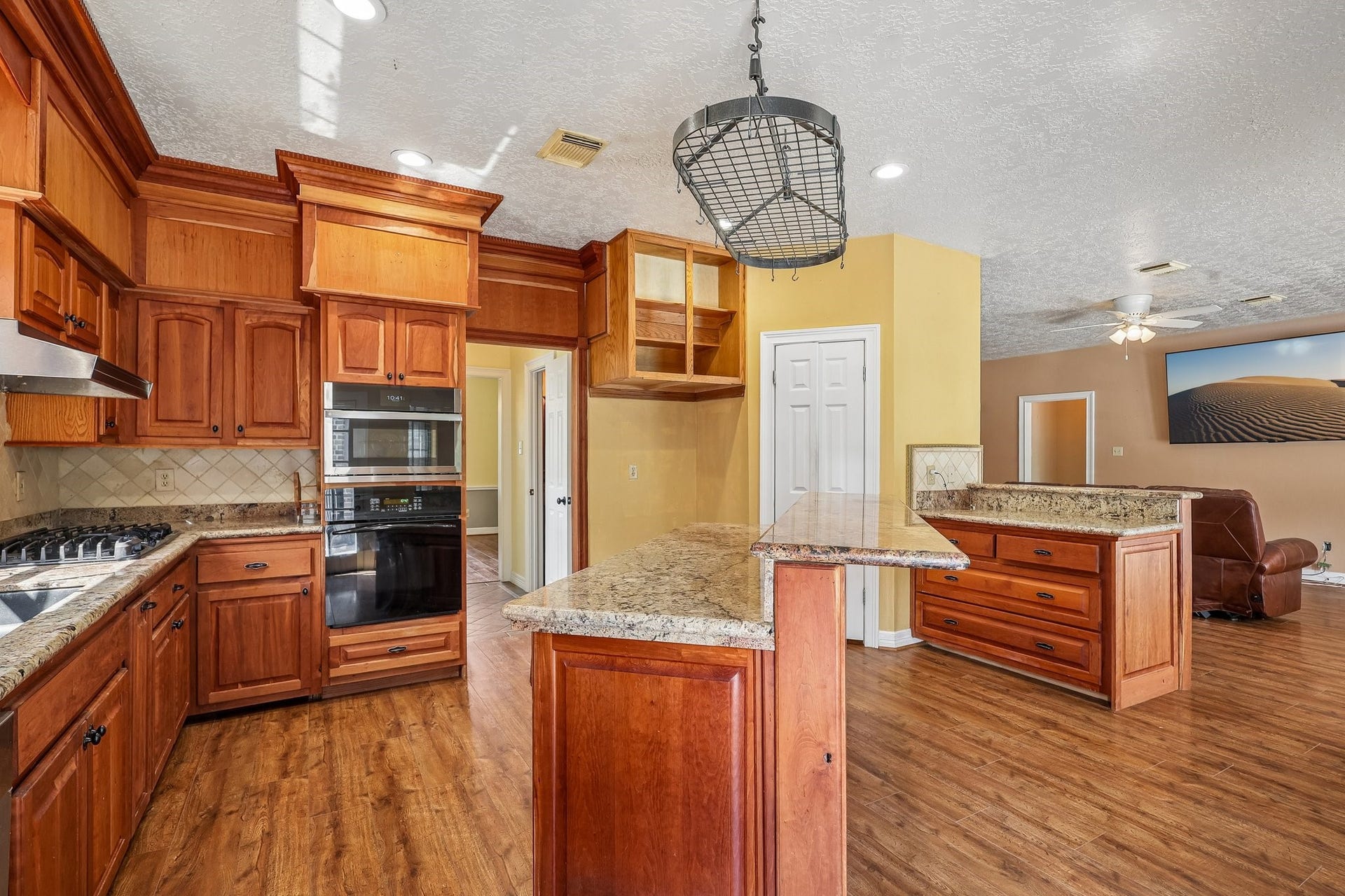 907 Remington Court, Friendswood, TX 77546 907 Remington Court, Friendswood, TX 77546