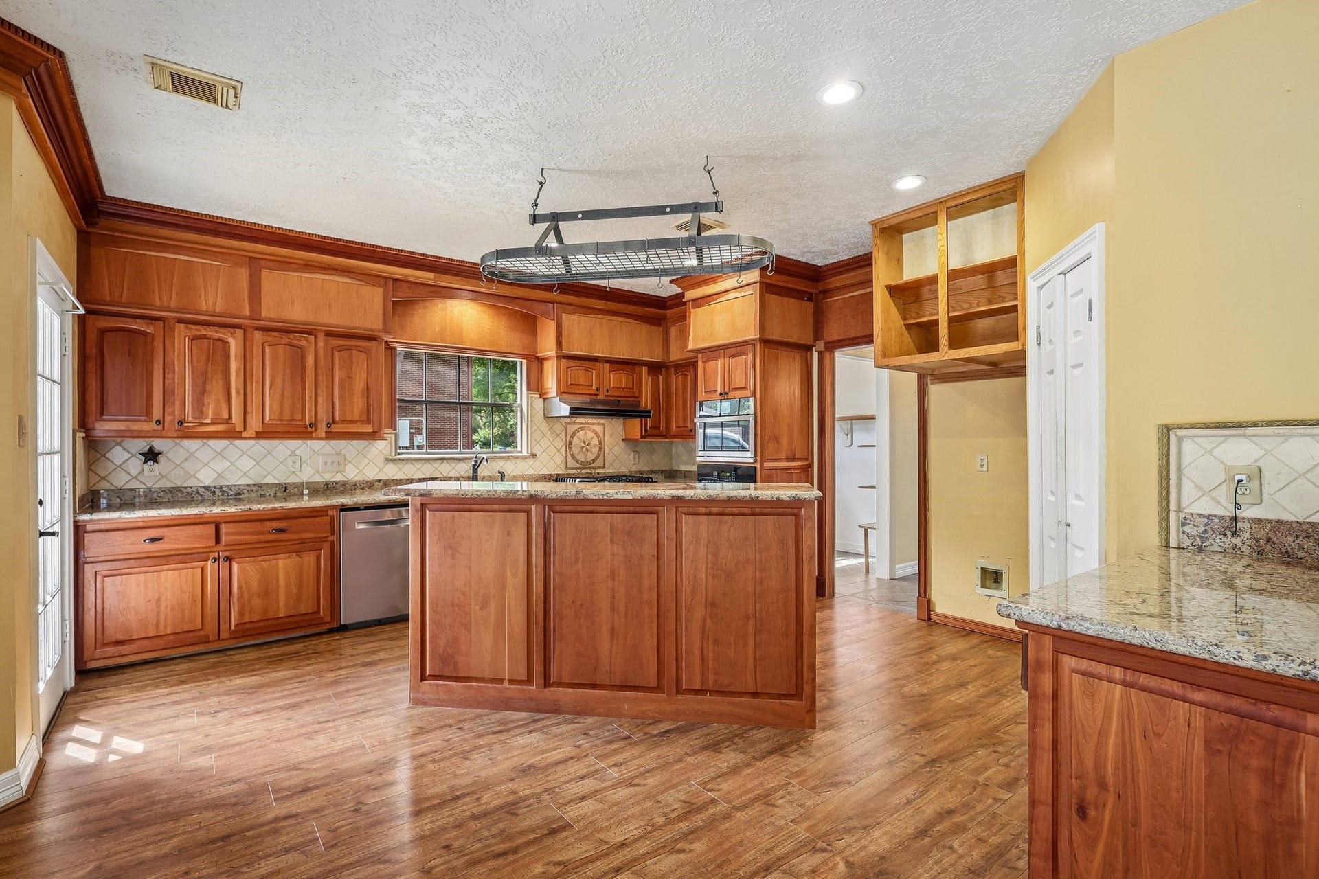 907 Remington Court, Friendswood, TX 77546 907 Remington Court, Friendswood, TX 77546