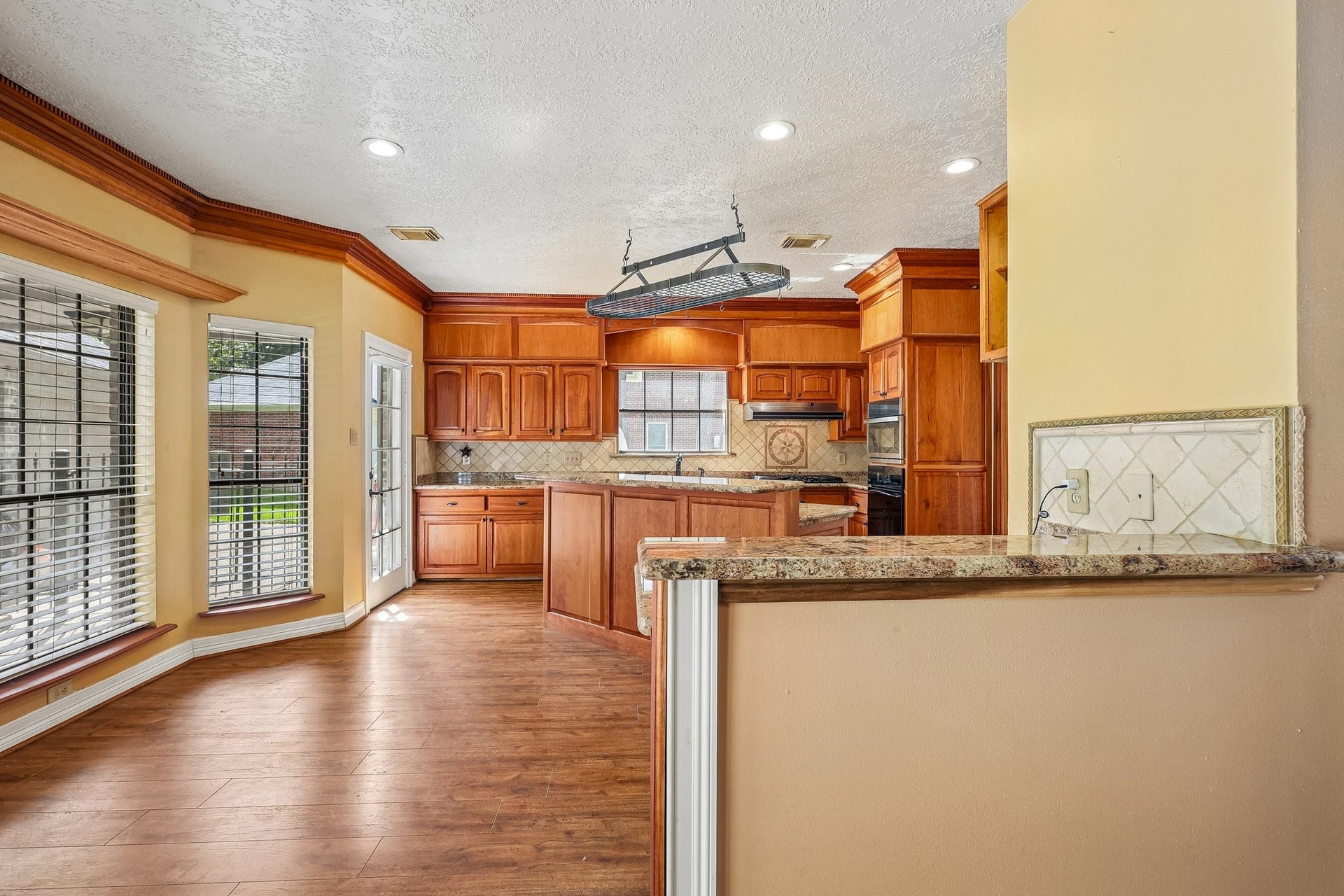 907 Remington Court, Friendswood, TX 77546 907 Remington Court, Friendswood, TX 77546