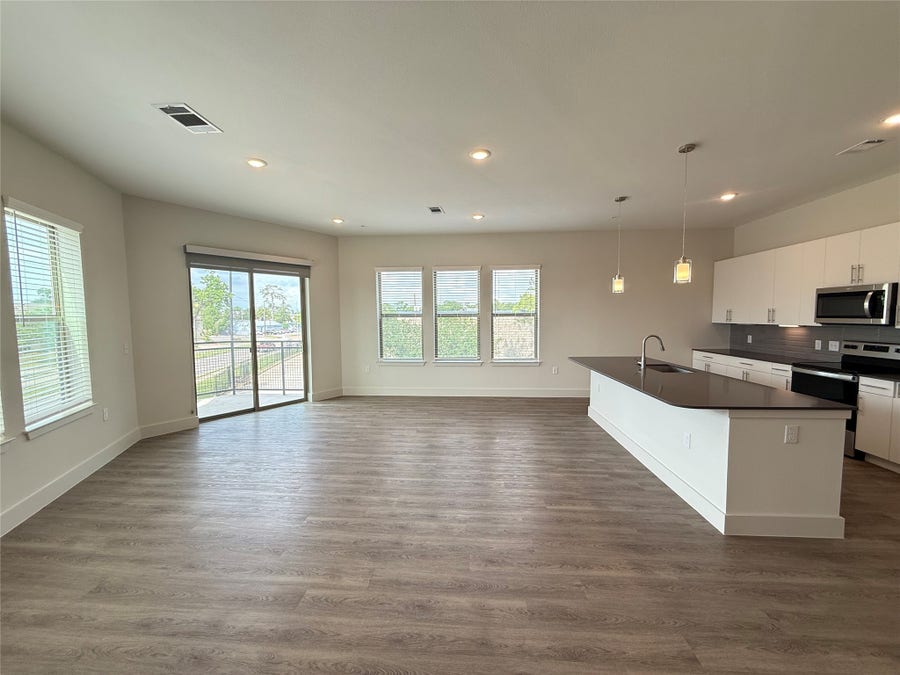 Property photo for 641 W Crosstimbers Street, #B8.211, Houston, TX