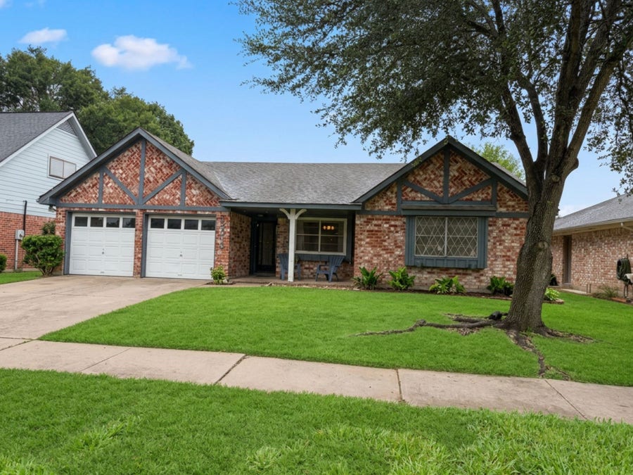 Property photo for 12814 Crow Valley Lane, Houston, TX