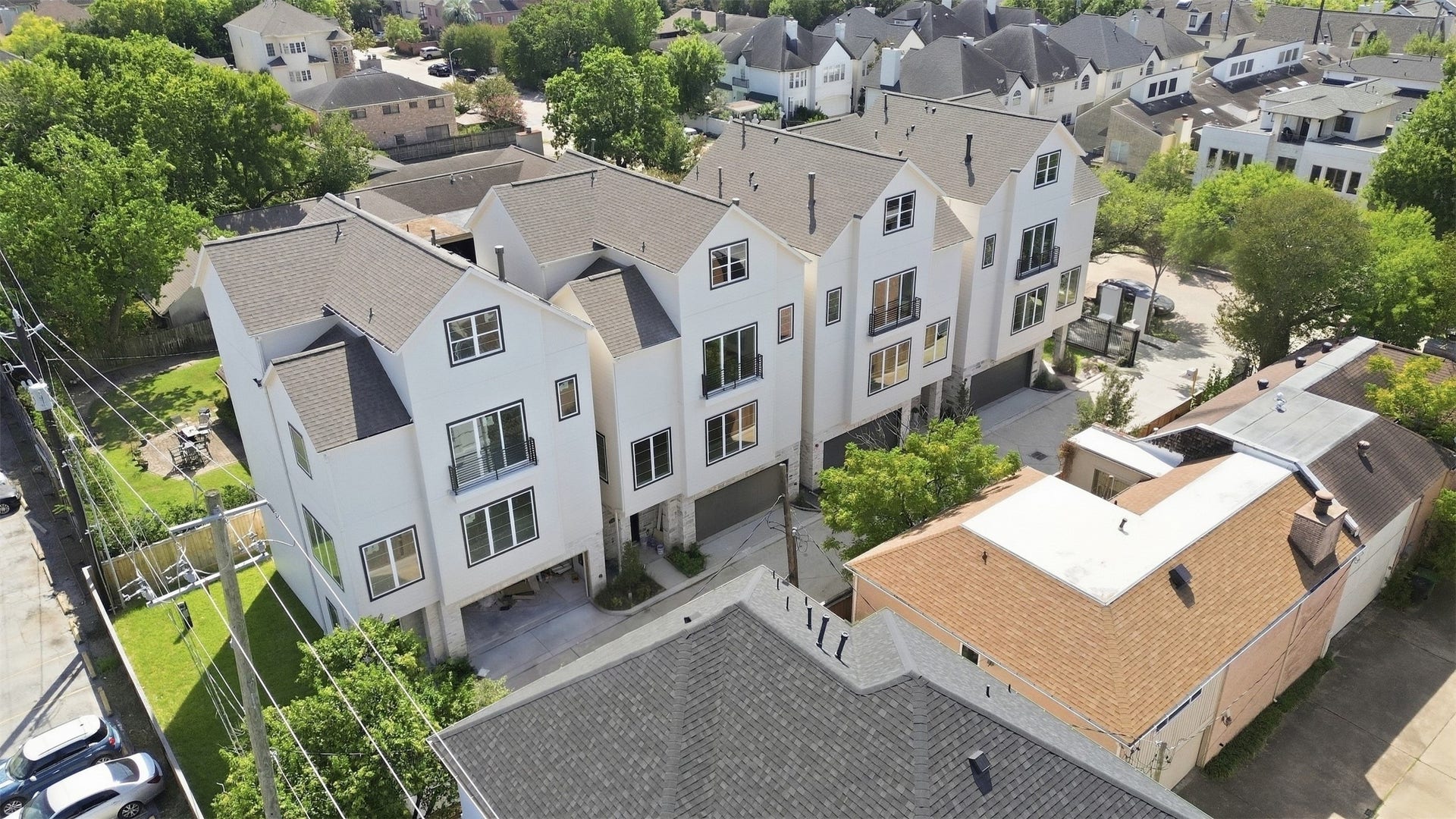2111 Nantucket Drive, #D, Houston, TX 77057 Aerial view of Four Oaks at Nantucket, a boutique collection of four newly constructed residences tucked along Nantucket Drive near the Galleria, Uptown, and Tanglewood.