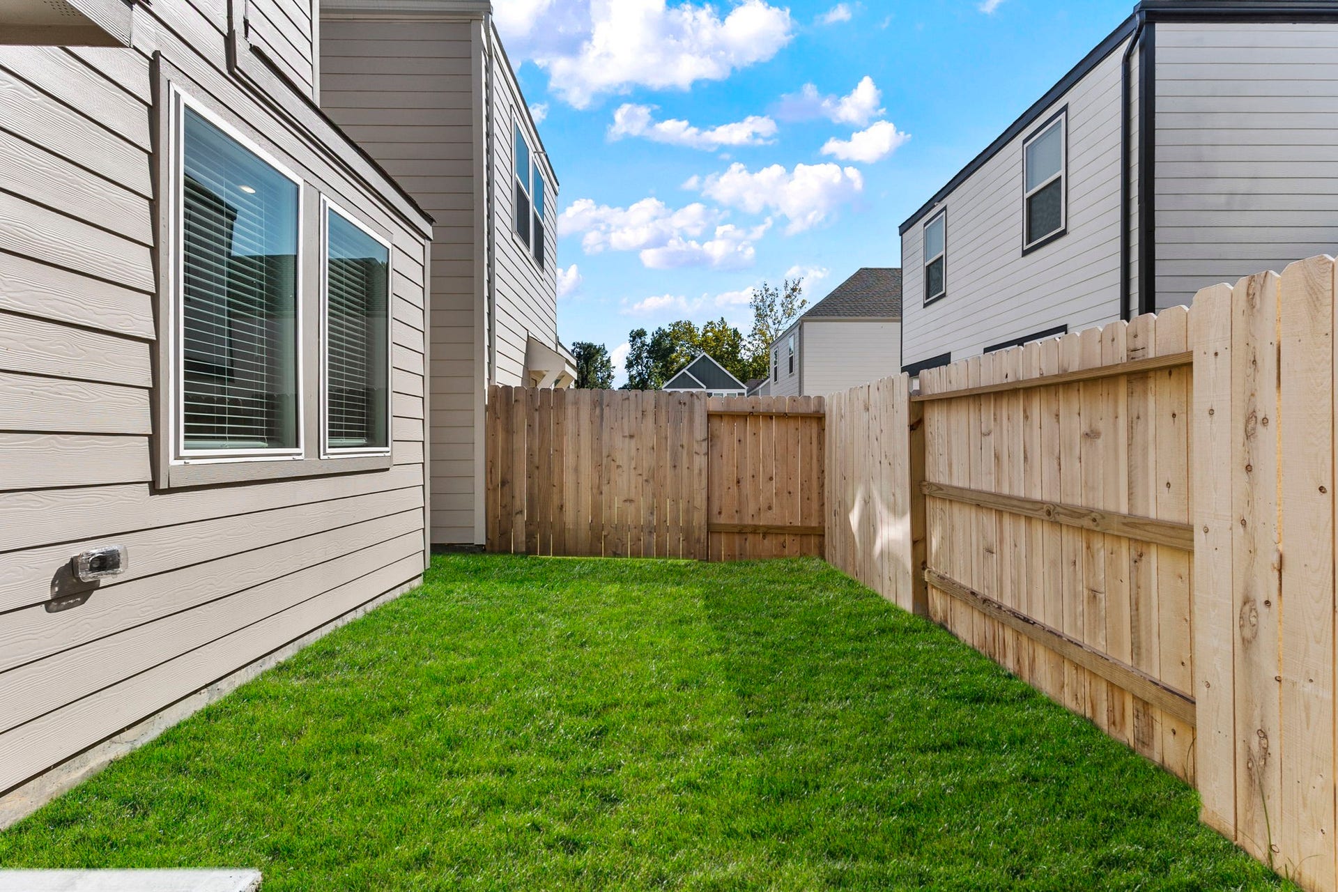 5813 Burt Street, Houston, TX 77091 5813 Burt Street, Houston, TX 77091