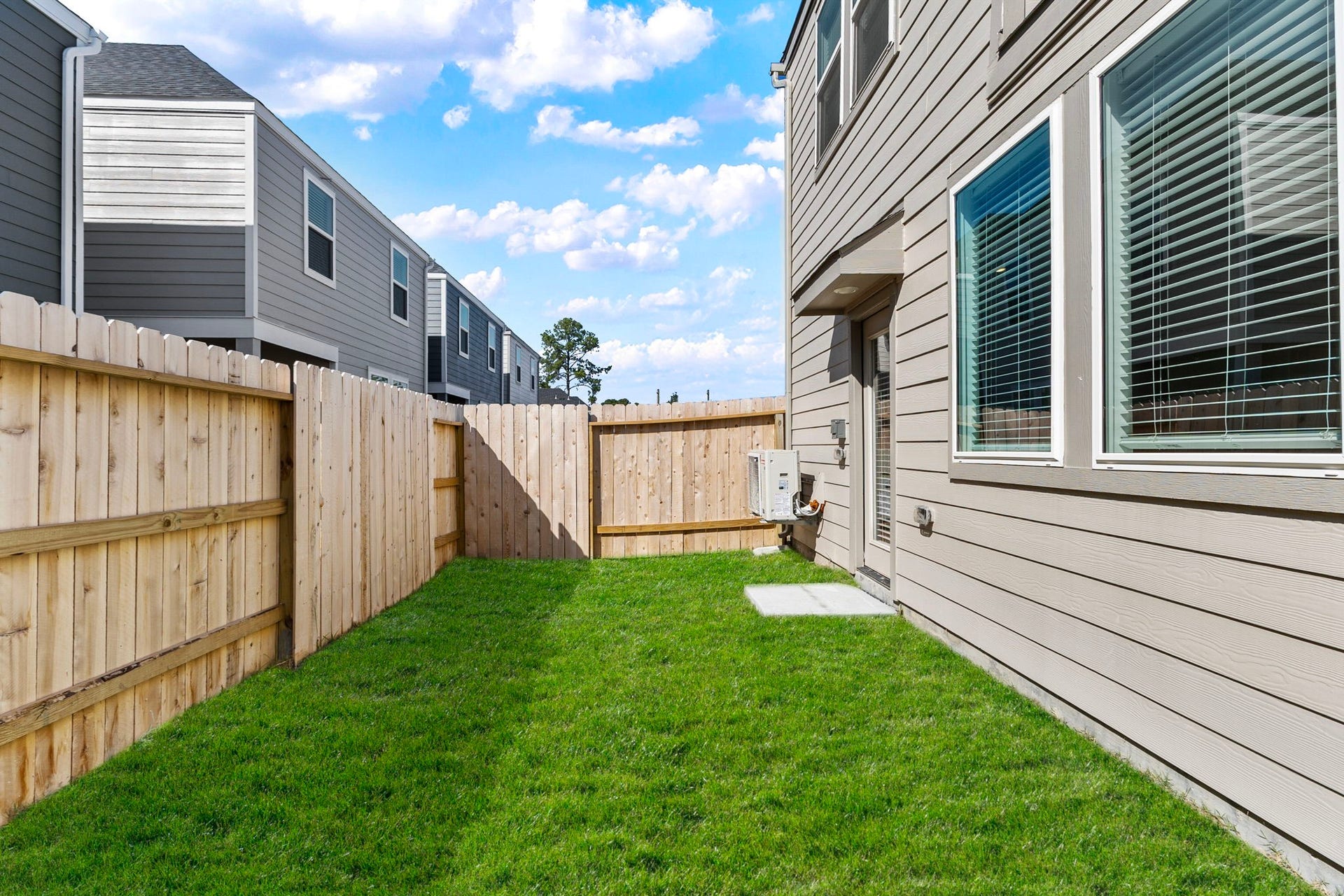 5813 Burt Street, Houston, TX 77091 5813 Burt Street, Houston, TX 77091