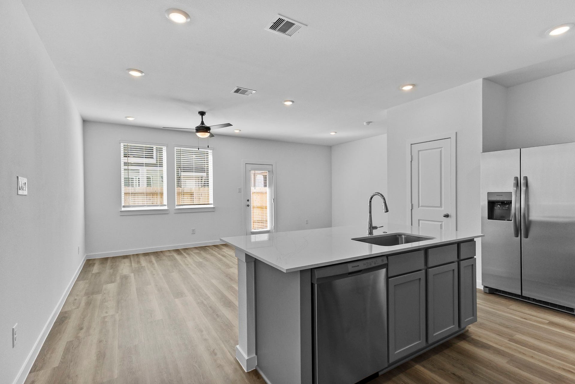 5813 Burt Street, Houston, TX 77091 5813 Burt Street, Houston, TX 77091