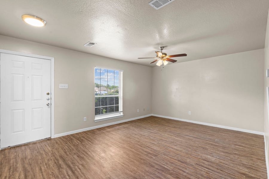 Property photo for 120 Green Isle Ave Avenue, Dickinson, TX