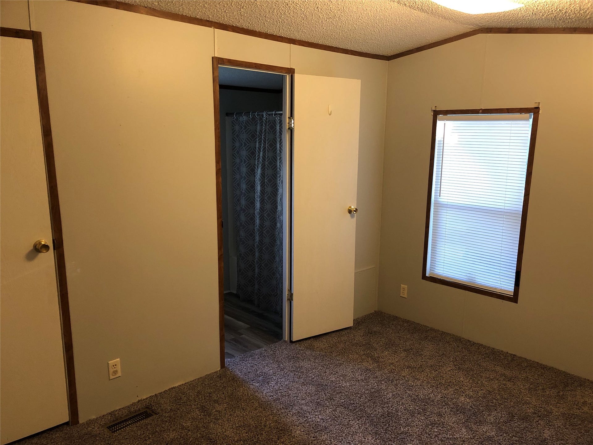 22755 Hudson, New Caney, TX 77357 Primary Bedroom