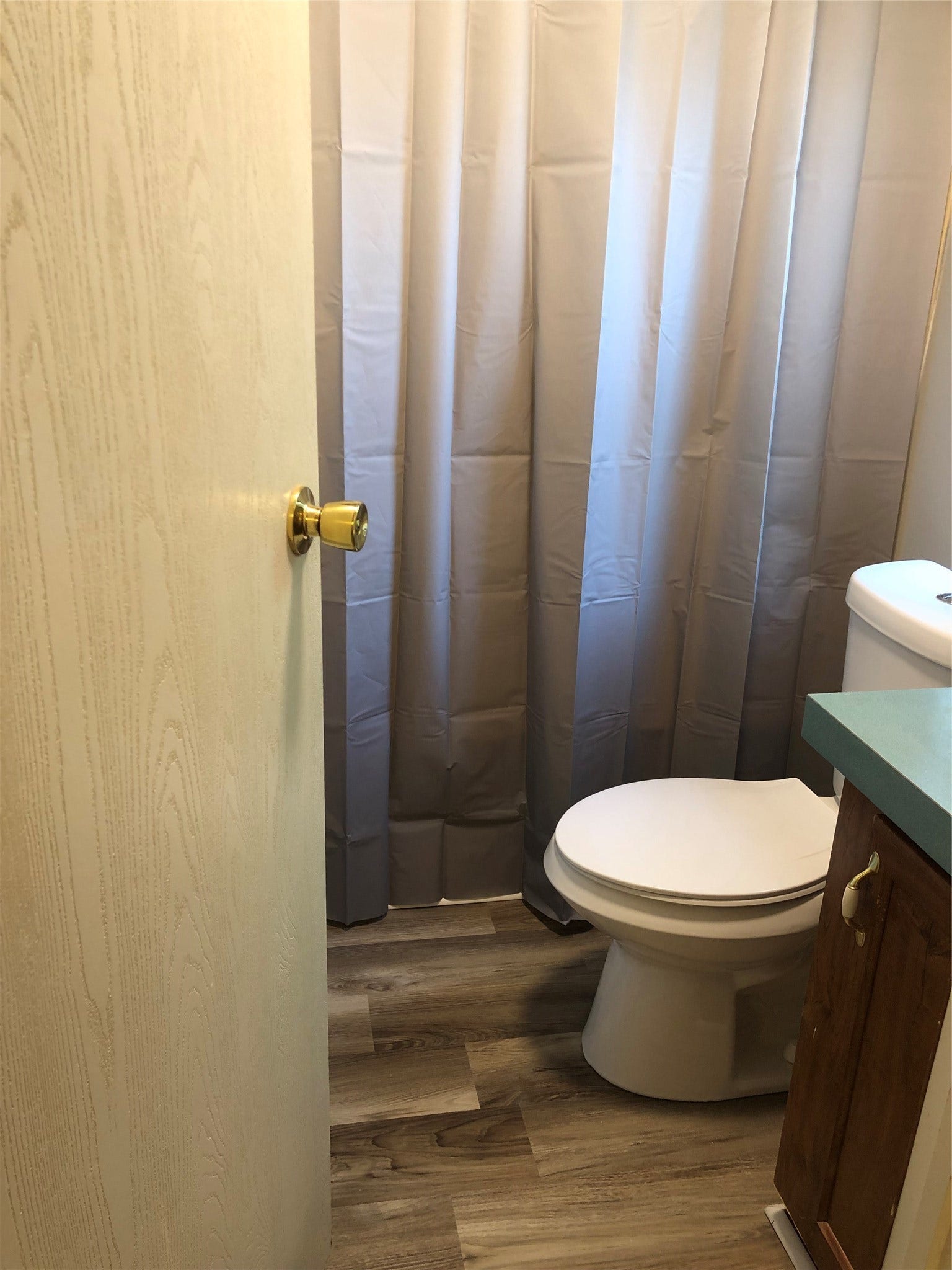 22755 Hudson, New Caney, TX 77357 Secondary Bathroom