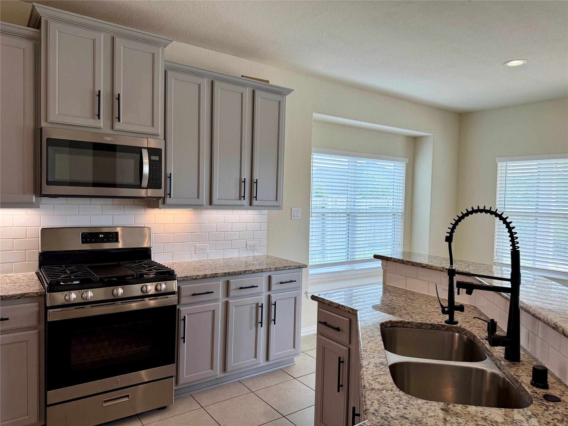 23422 Bordeaux Drive, Alvin, TX 77511 Open Kitchen layout