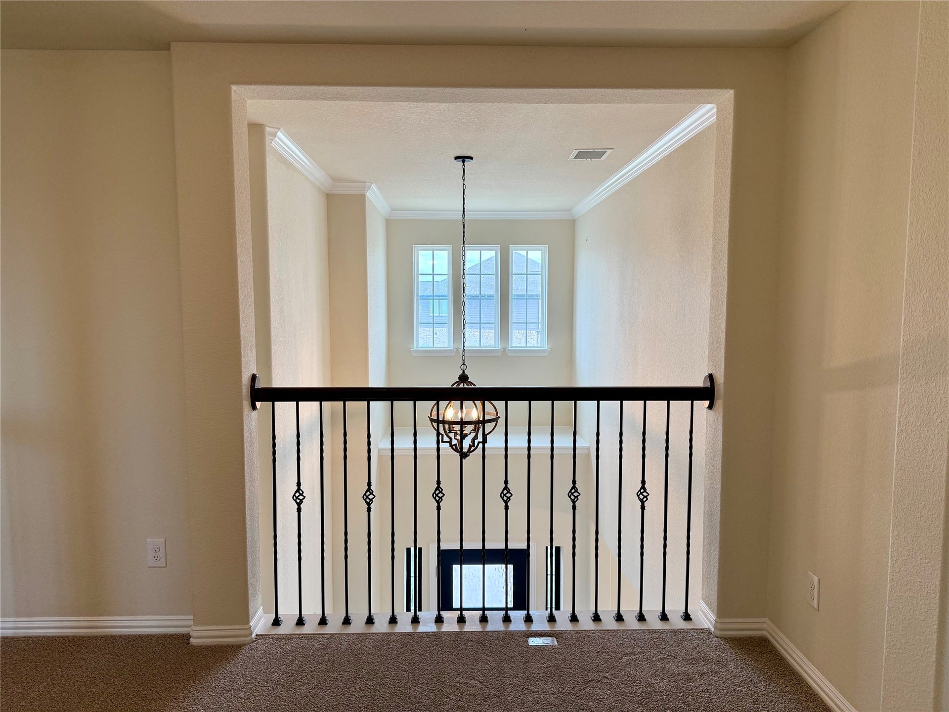 23422 Bordeaux Drive, Alvin, TX 77511 View of entry from upstiars landing