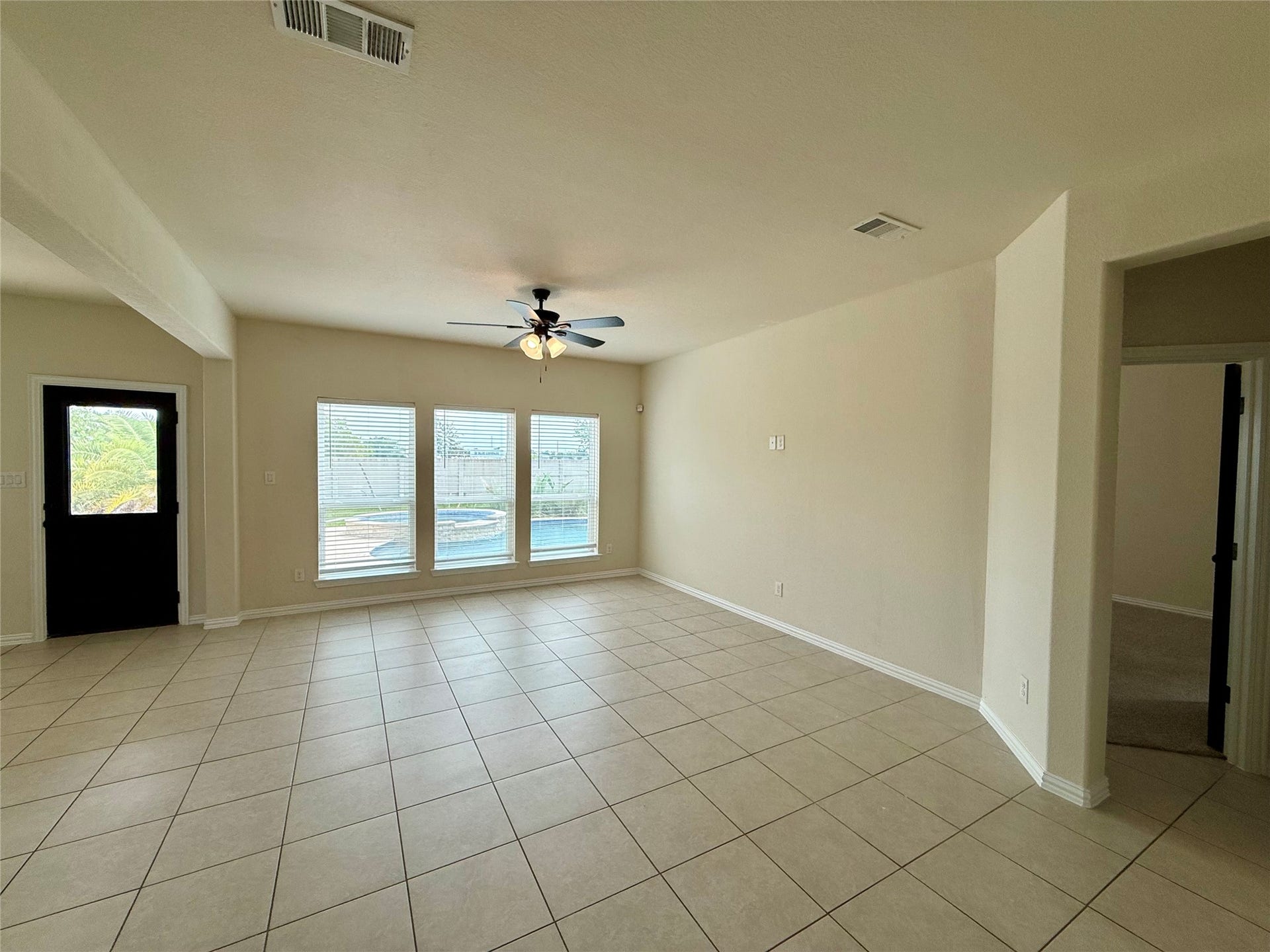 23422 Bordeaux Drive, Alvin, TX 77511 Family room with nice view of pool