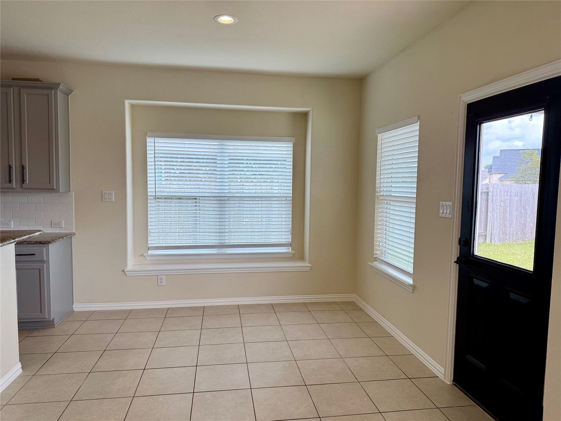 23422 Bordeaux Drive, Alvin, TX 77511 Breakfast room