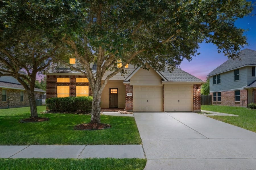 Property photo for 3806 Parry Field Court, Pearland, TX