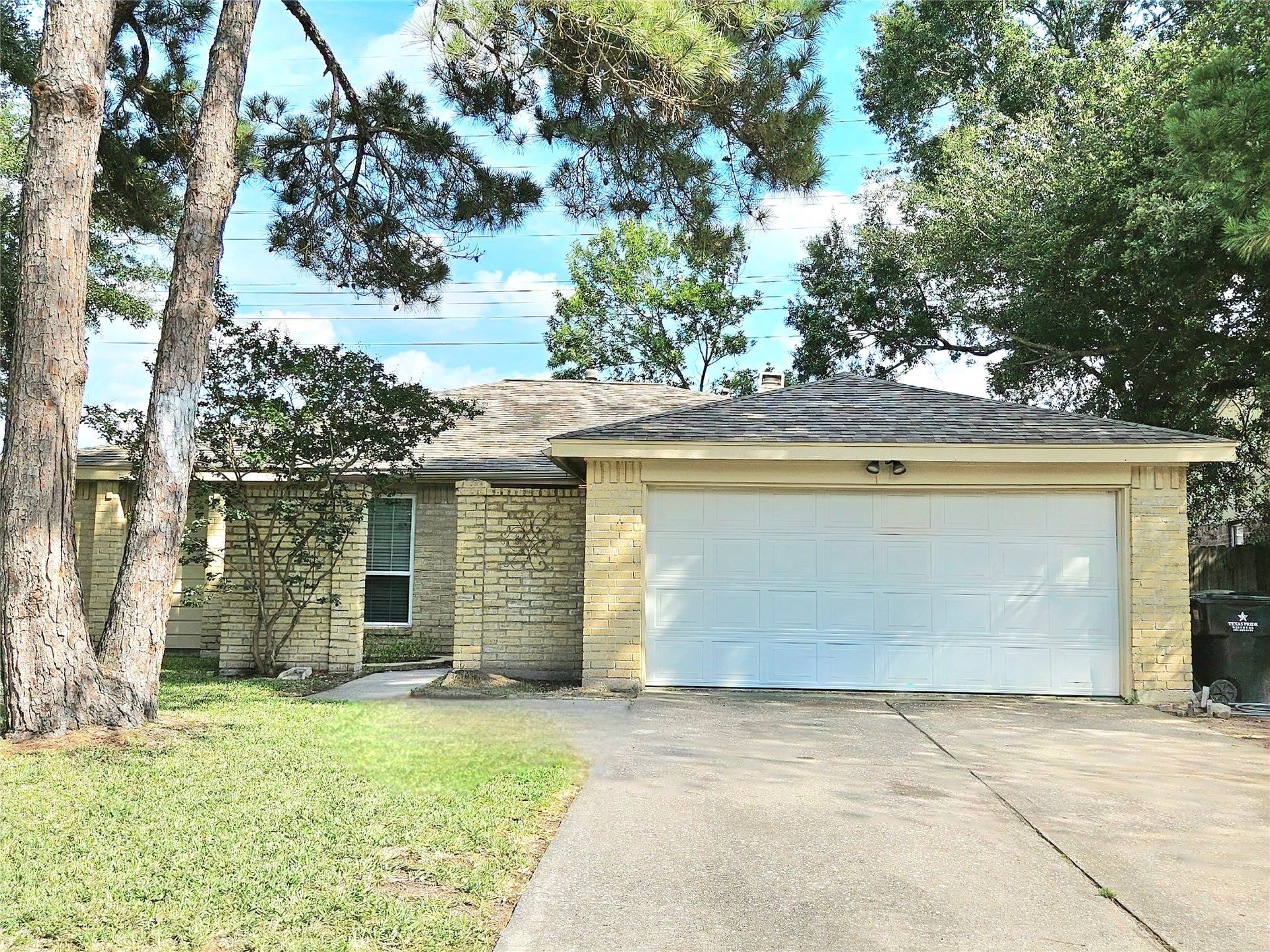 4231 SOUTHCHASE Lane, Houston, TX 77014 4231 SOUTHCHASE Lane, Houston, TX 77014