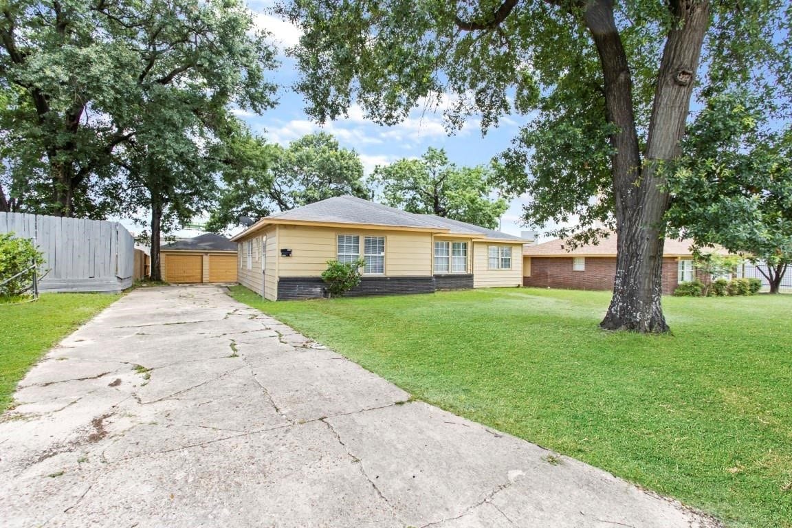 13210 Rockglen Street, Houston, TX 77015 13210 Rockglen Street, Houston, TX 77015