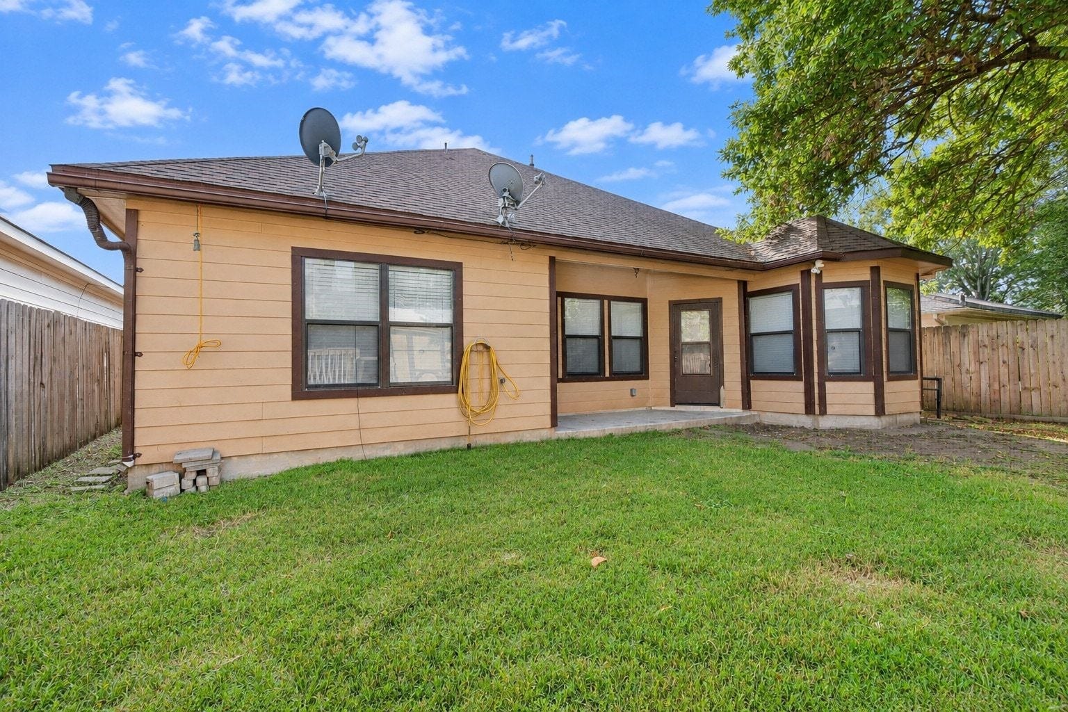 8306 Brandon Street, Houston, TX 77051 8306 Brandon Street, Houston, TX 77051