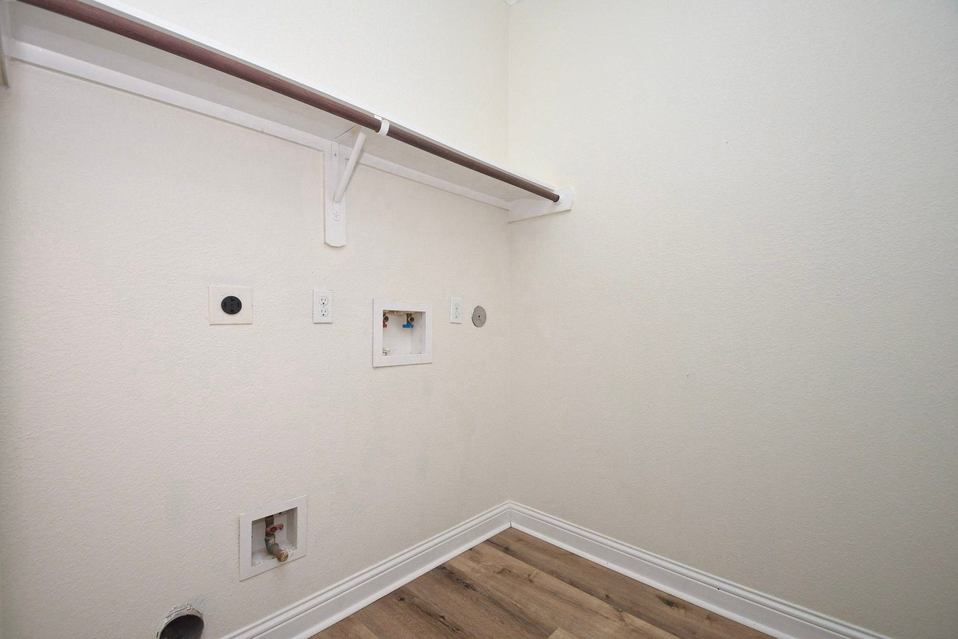 8306 Brandon Street, Houston, TX 77051 8306 Brandon Street, Houston, TX 77051