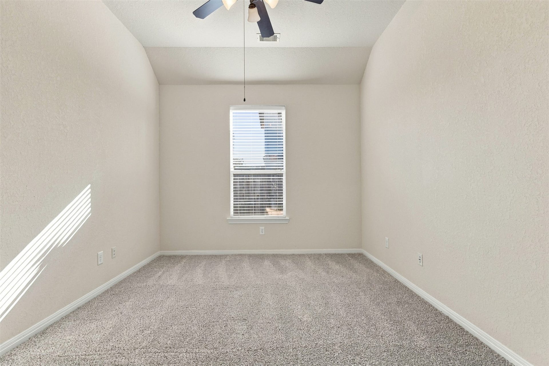 6414 Pinyon Trail Drive, Spring, TX 77389 Bright and spacious flex room off the primary bedroom perfect for office, gym, sitting room, nursery, etc.
