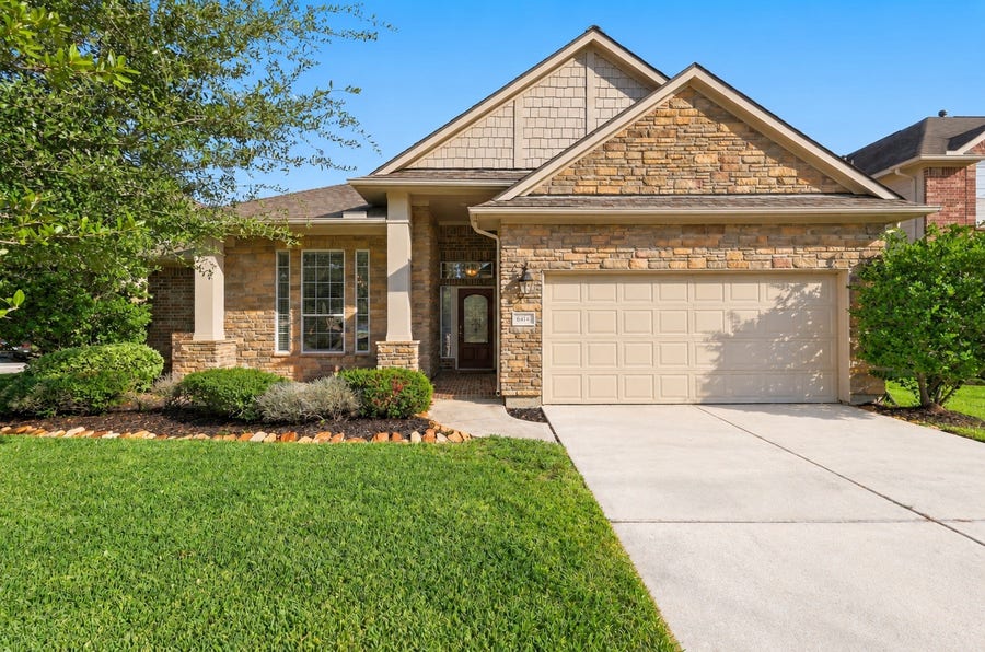 Property photo for 6414 Pinyon Trail Drive, Spring, TX