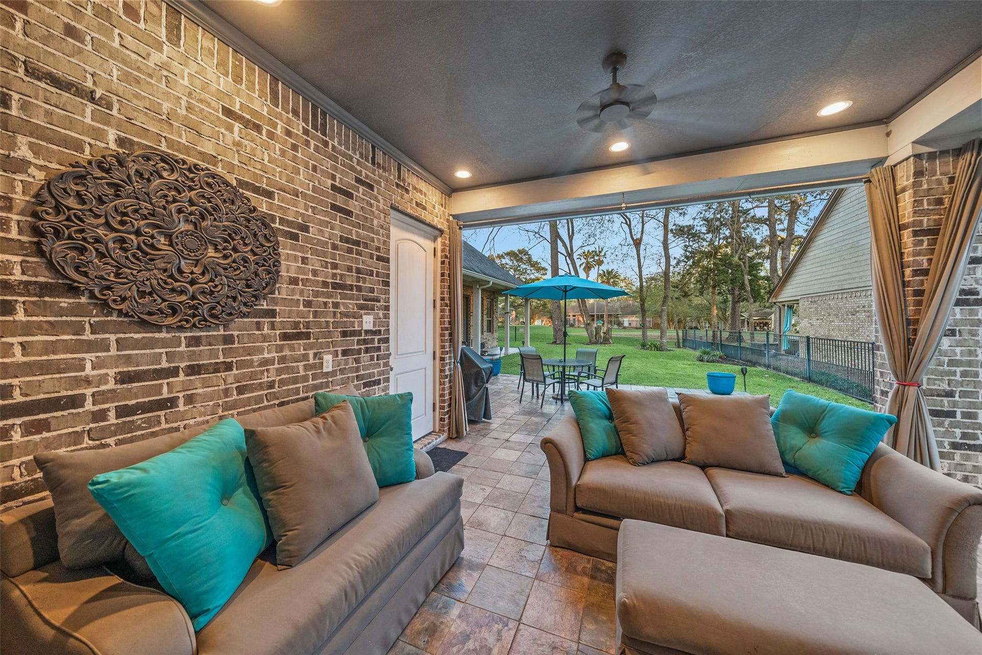 199 Springs Edge Drive, Montgomery, TX 77356