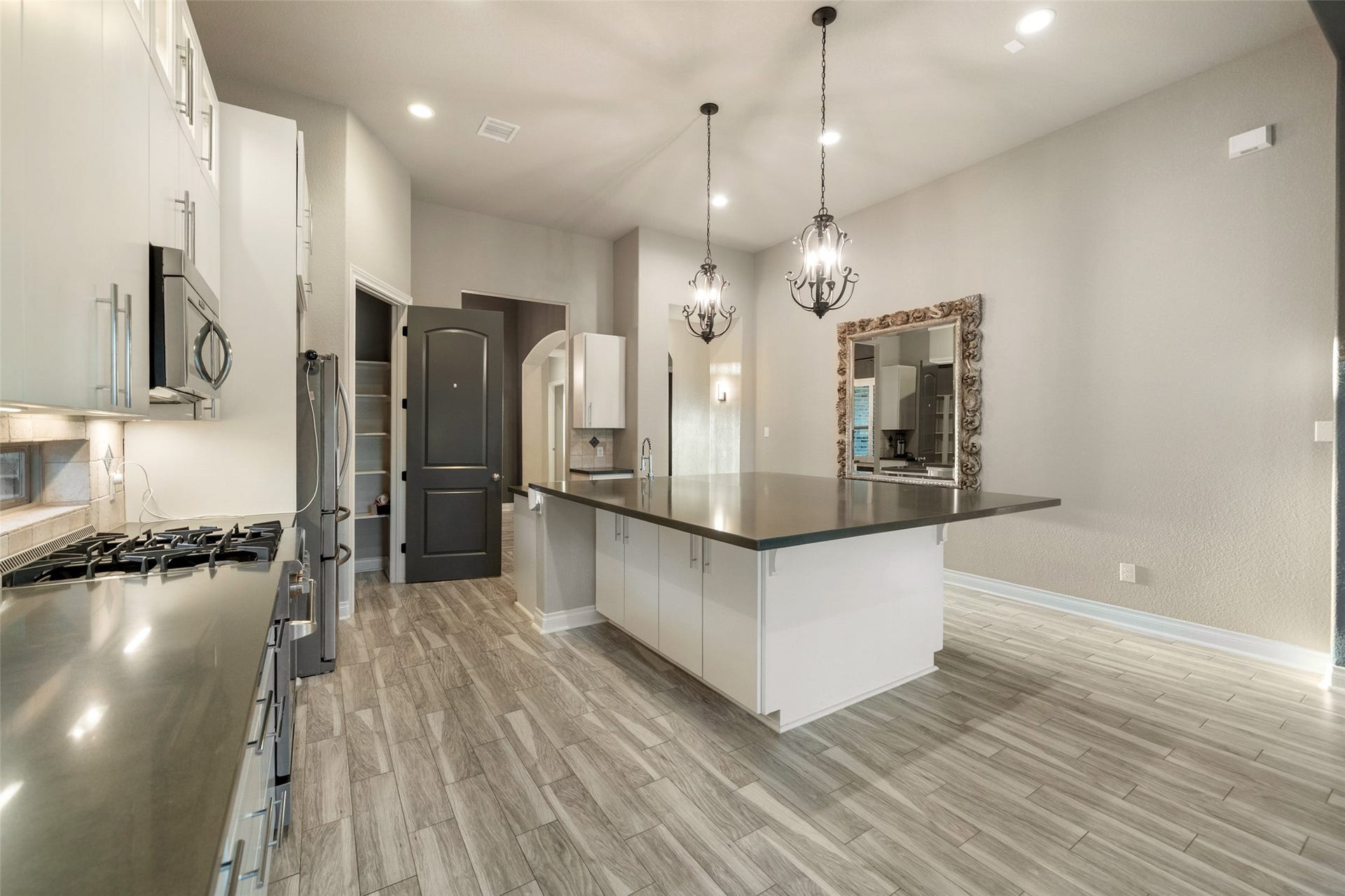 199 Springs Edge Drive, Montgomery, TX 77356