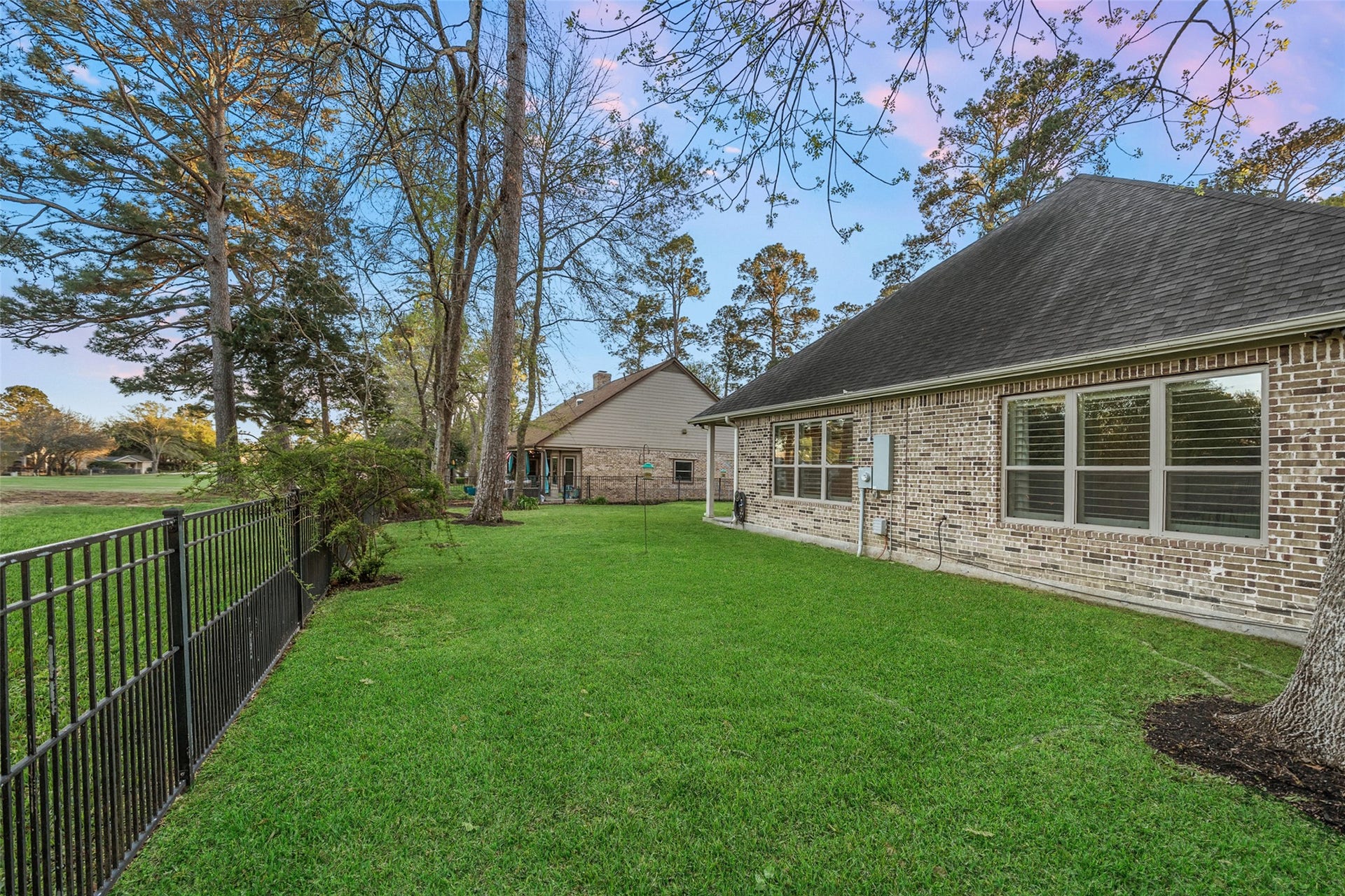 199 Springs Edge Drive, Montgomery, TX 77356