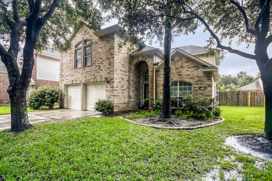 Property photo for 16606 Greenbriar Point Lane, Houston, TX