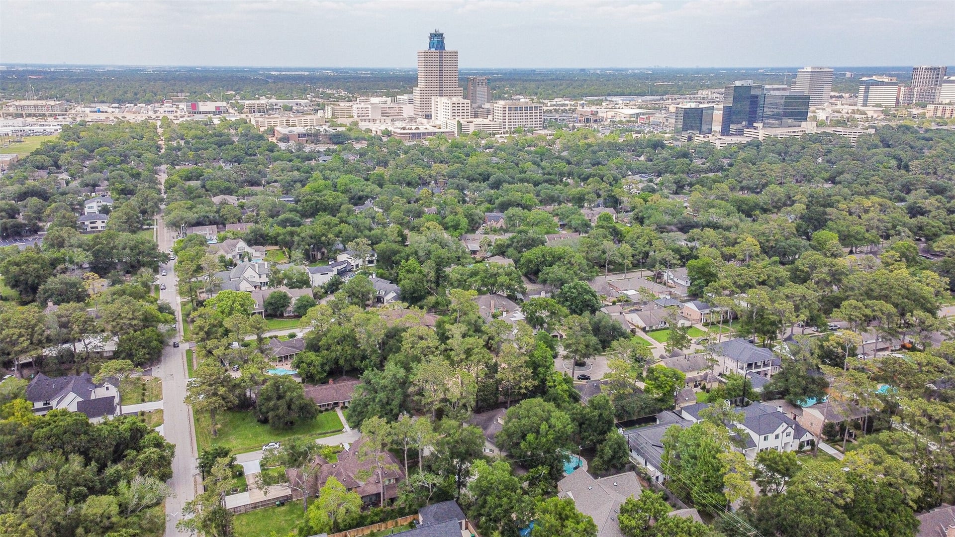 Conveniently located near shopping hospital freeways dining etc.