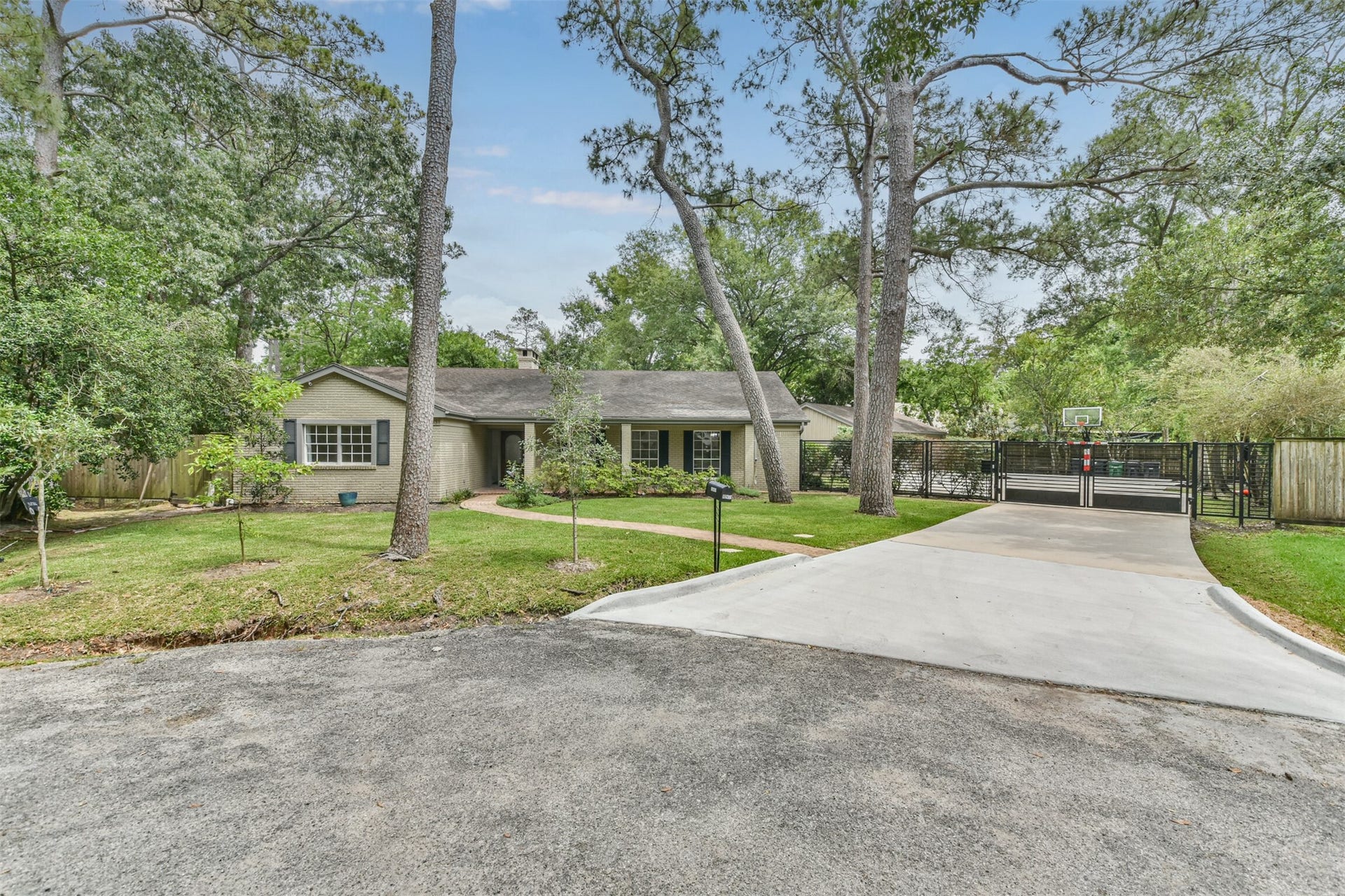 XL DRIVEWAY