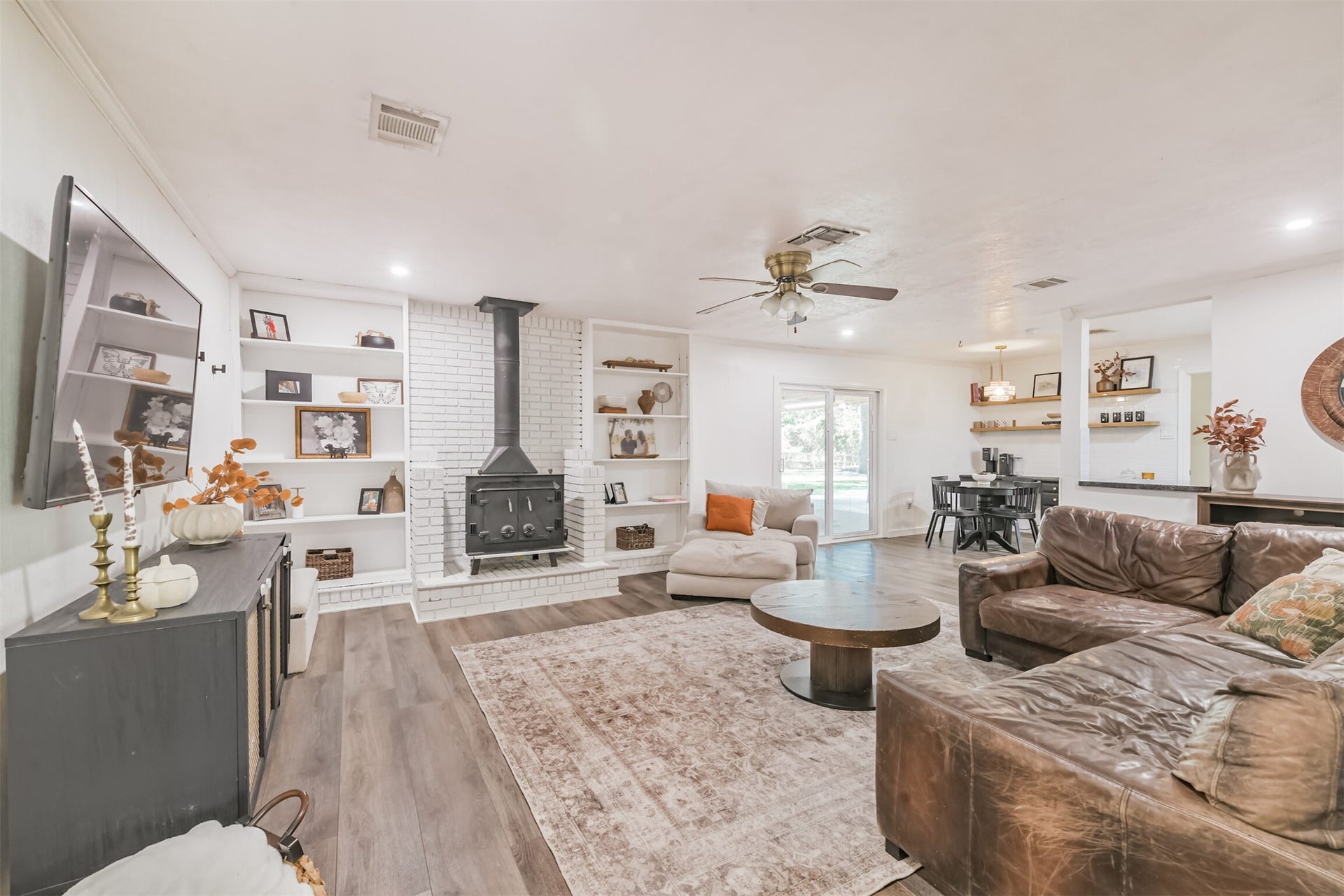 15256 Conroe Drive, Conroe, TX 77384 15256 Conroe Drive, Conroe, TX 77384