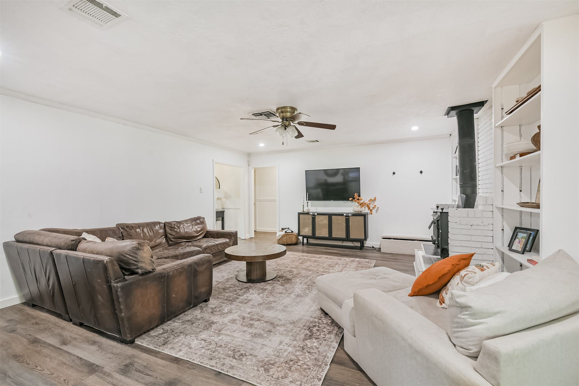 15256 Conroe Drive, Conroe, TX 77384 15256 Conroe Drive, Conroe, TX 77384