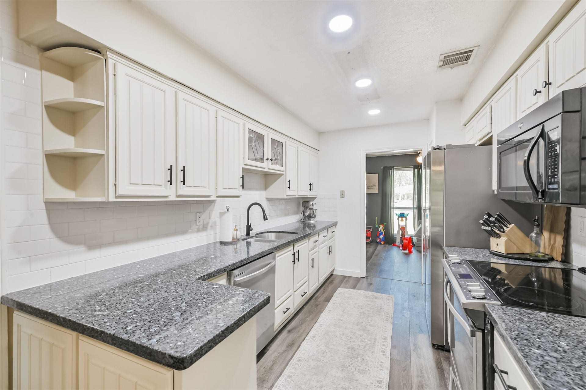 15256 Conroe Drive, Conroe, TX 77384 15256 Conroe Drive, Conroe, TX 77384