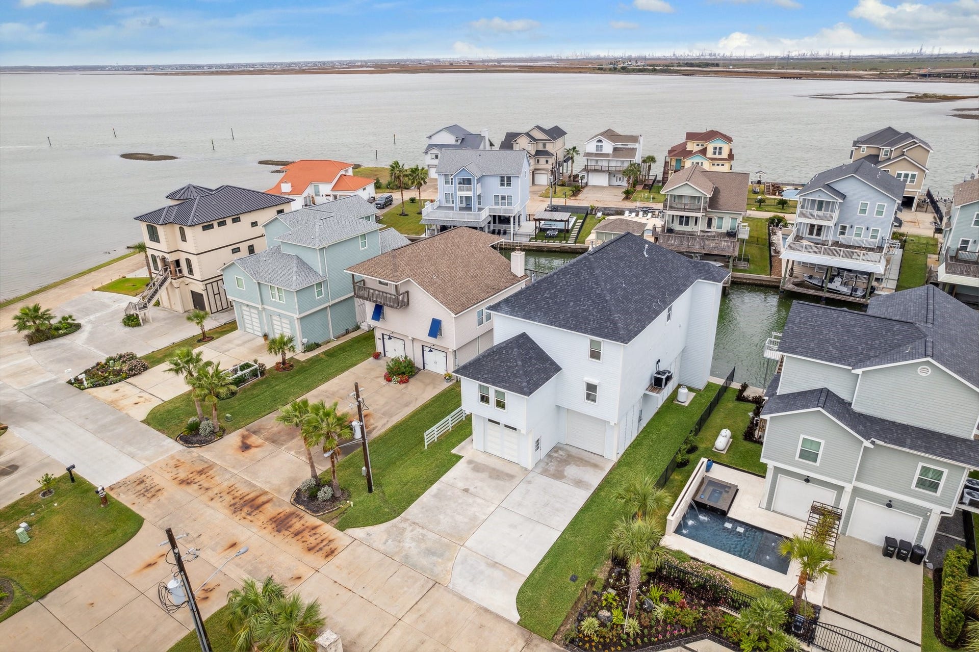 430 Amanda Circle, Tiki Island, TX 77554 430 Amanda Circle, Tiki Island, TX 77554